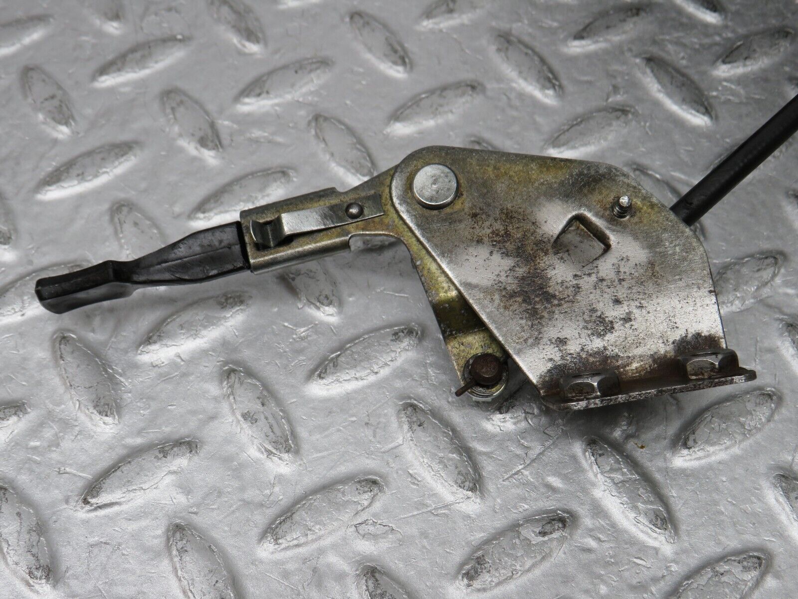 35912 Mercedes-Benz W108 Air Vent Control Right Side 1088301245