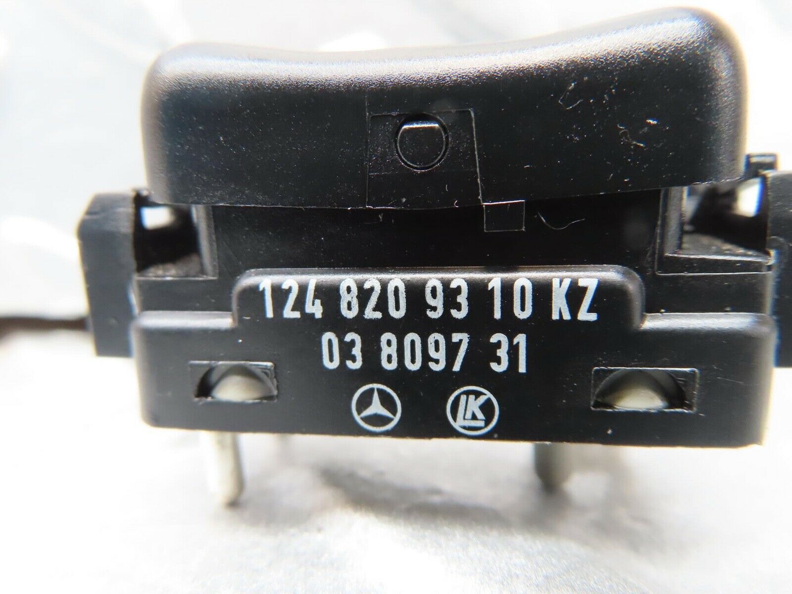 16390 Mercedes-Benz W124 260E Left Electric Window Switch 1248209310