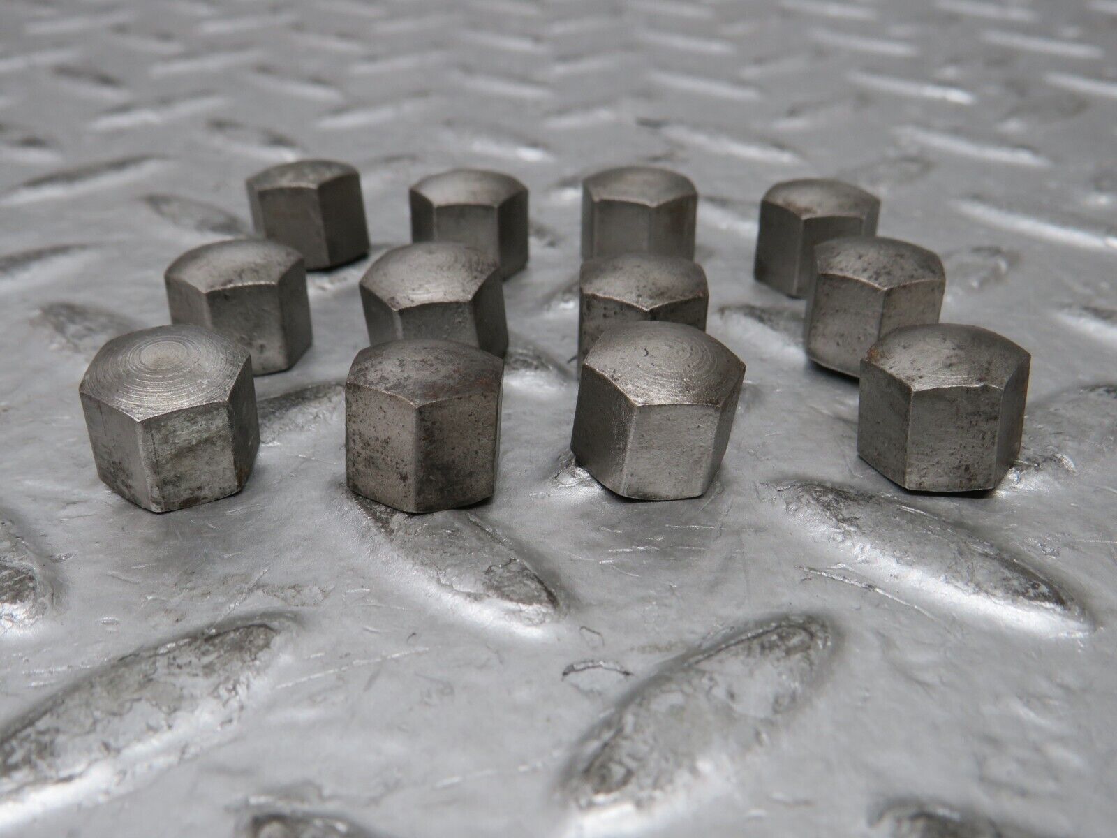 28907 Mercedes-Benz W123 280E Rocker Cover Bolt Set