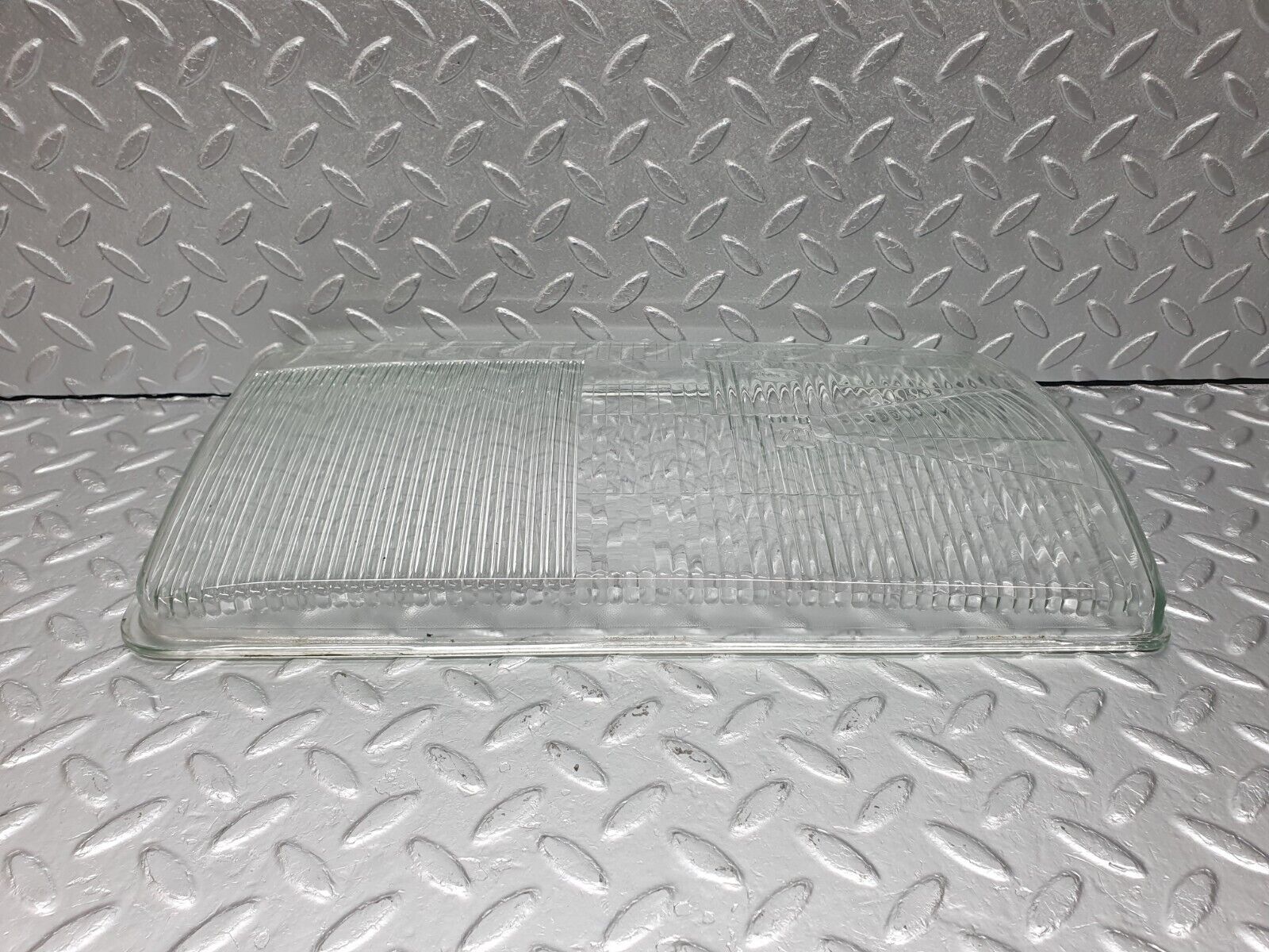 40723 Mercedes-Benz W123 300D Headlight Lens Right Hella 34461R19