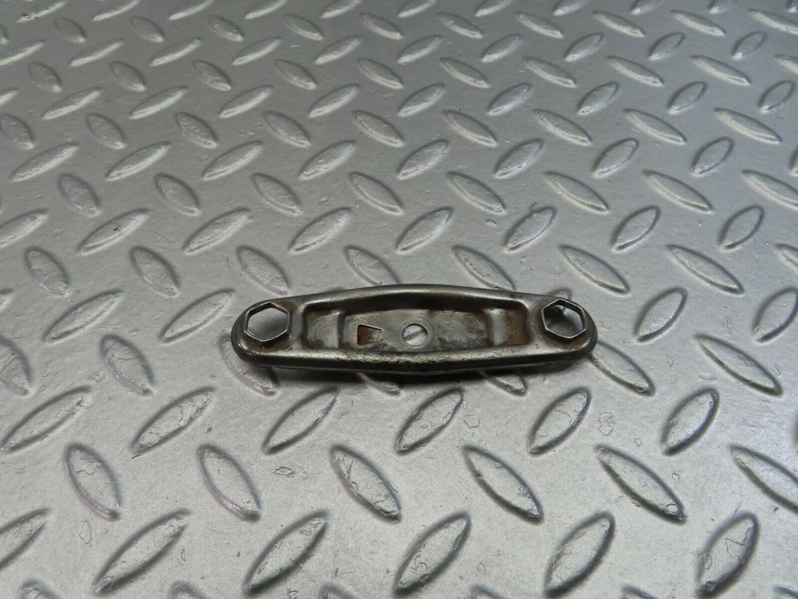 9806 Mercedes-Benz C123 280CE Coupe Fuel Injector Nozzle Clamp Bracket