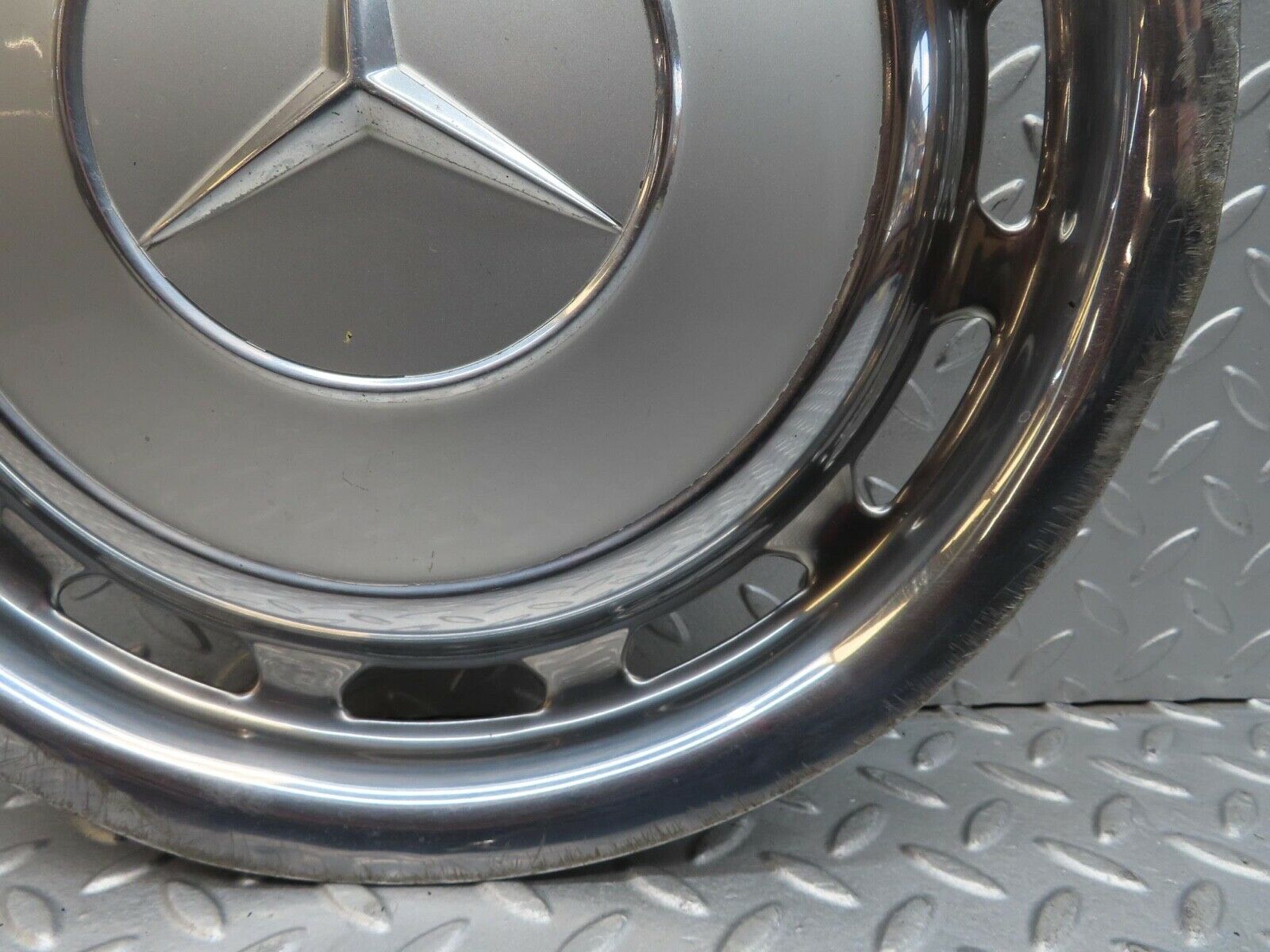 12404 Mercedes-Benz W108 280SE 3.5 Vintage Wheel Trim Hub Cap 14