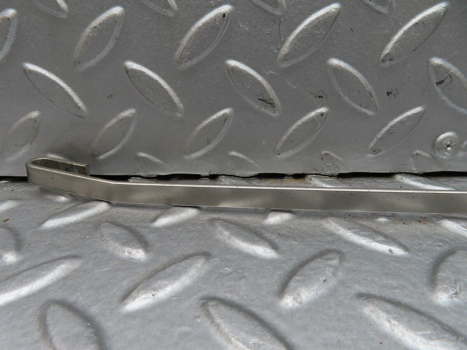 18274 Mercedes-Benz W111 220SE Coupe Wiper Arm Bosch Right Side 3399990553