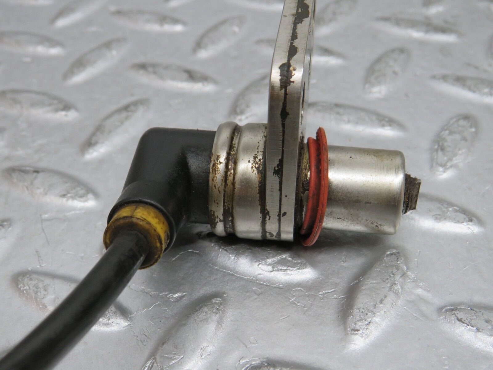 29590 Mercedes-Benz W124 230E ABS Sensor 0265001110