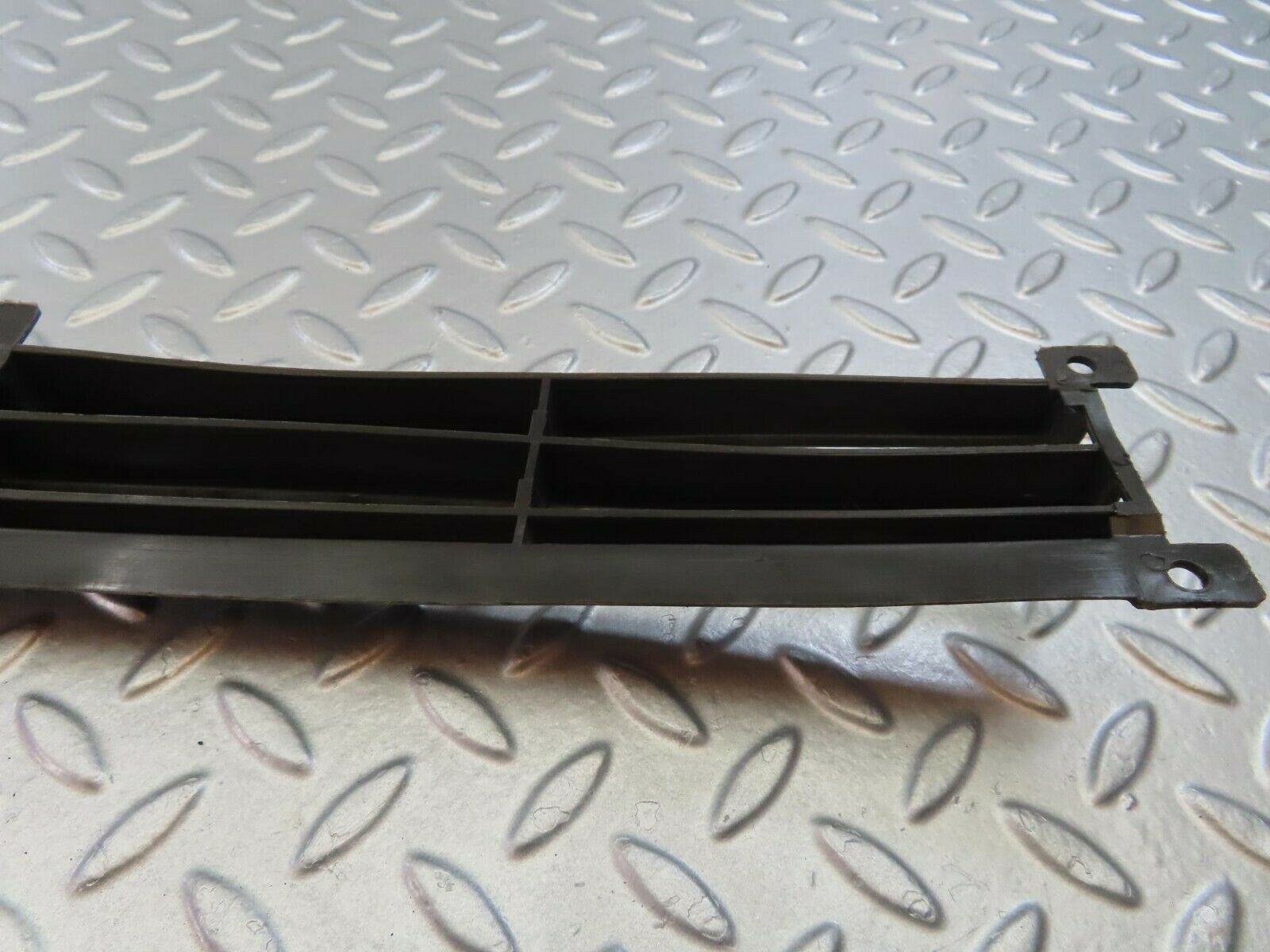 8860 Mercedes-Benz W115 Front Lower Grill Left