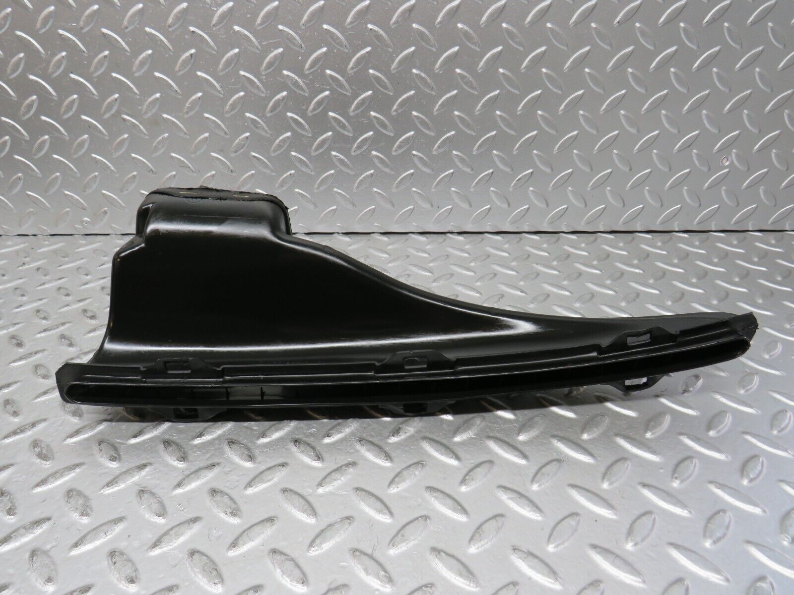 28594 Mercedes-Benz W123 230E Air Duct Vent Left And Right