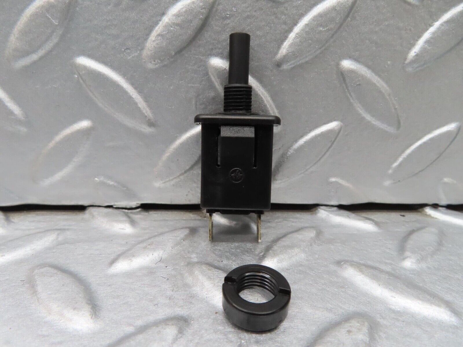 16066 Mercedes-Benz W123 280E Glove Box Light Switch 0008213152