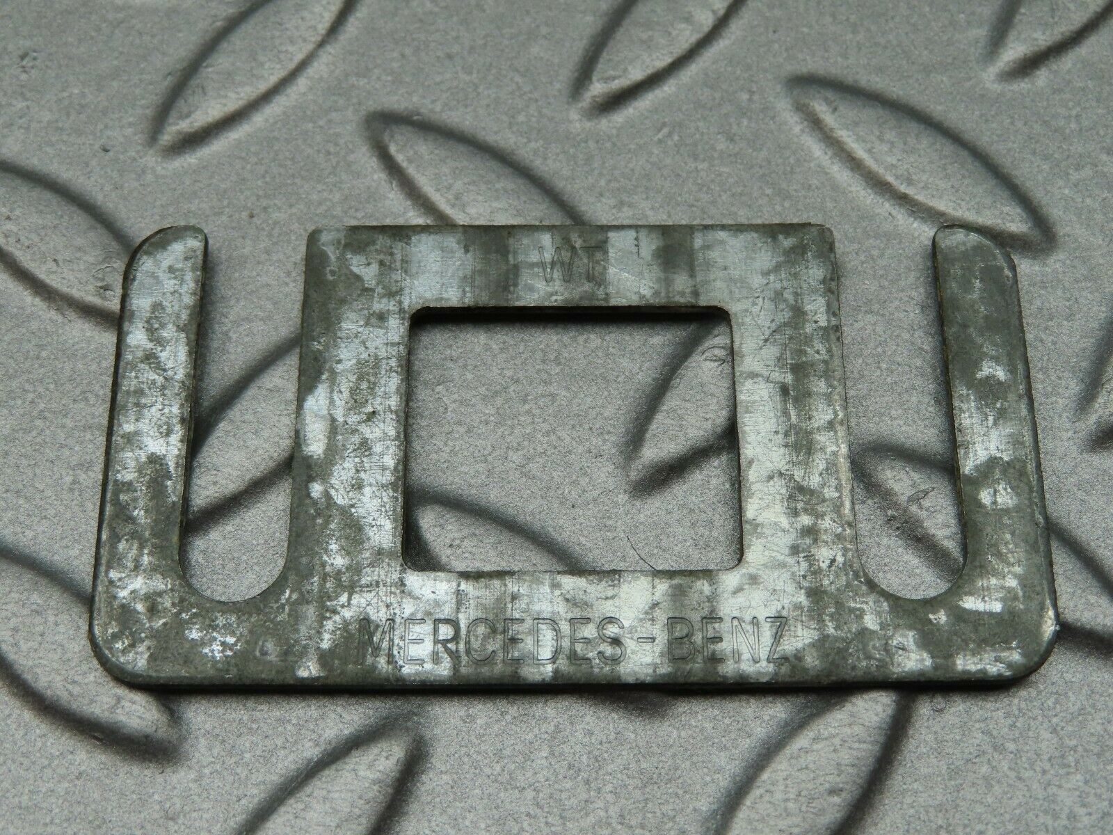 3723 Mercedes-Benz S123 200T Wagon Door Lock Latch Right Side