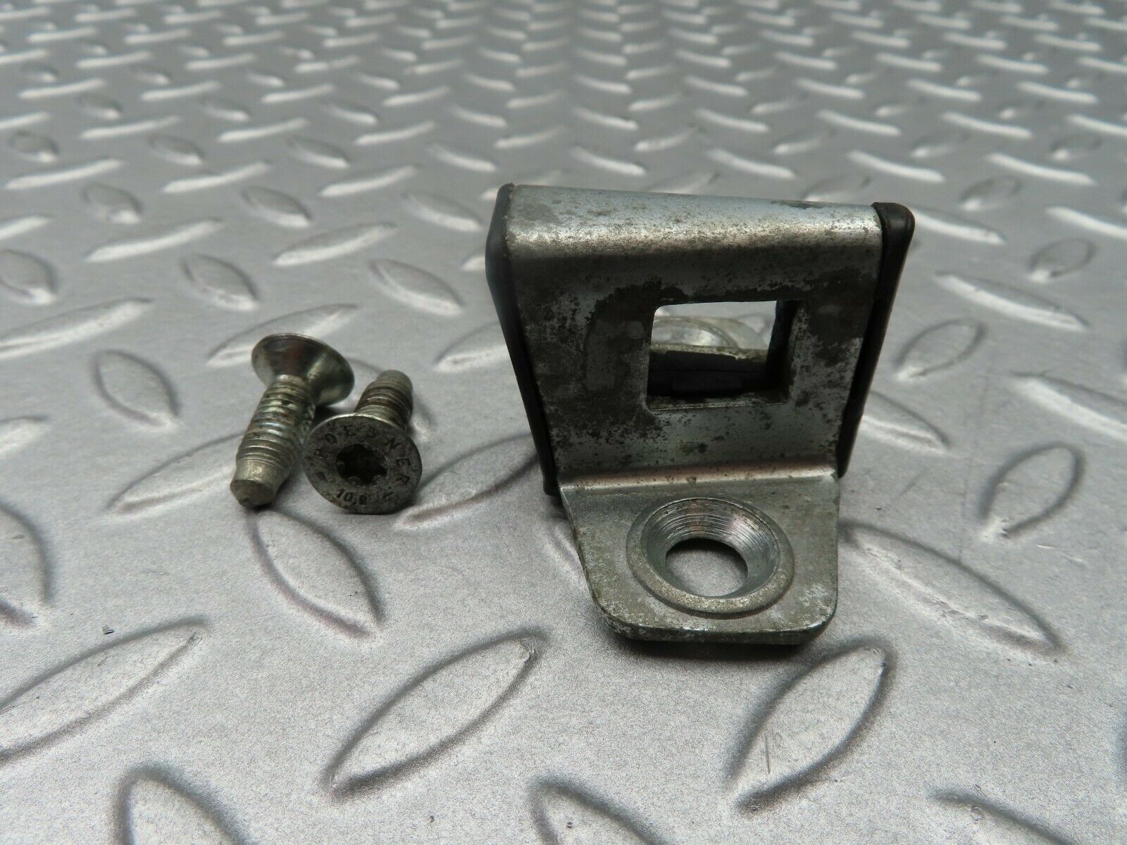 5367 Mercedes-Benz W124 230E Door Lock Latch