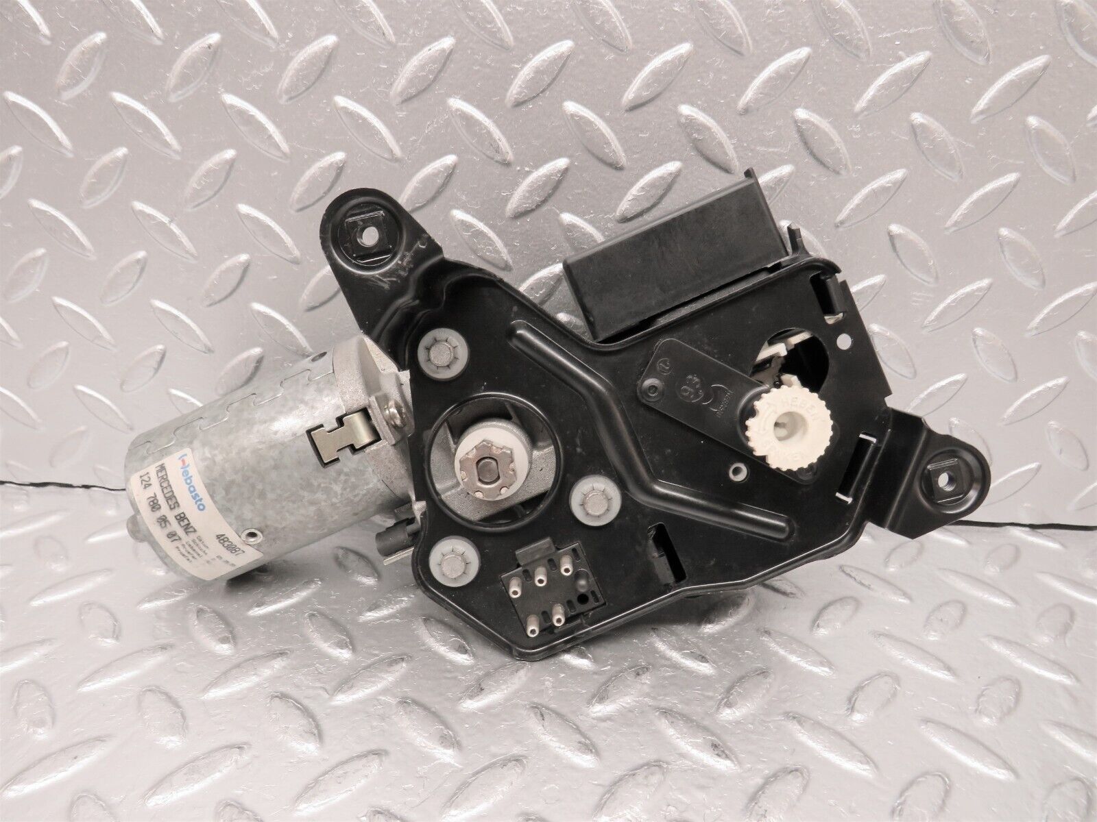 31354 Mercedes-Benz S124 220TE Sunroof Motor Webasto With Relay 1247800507 1248210047