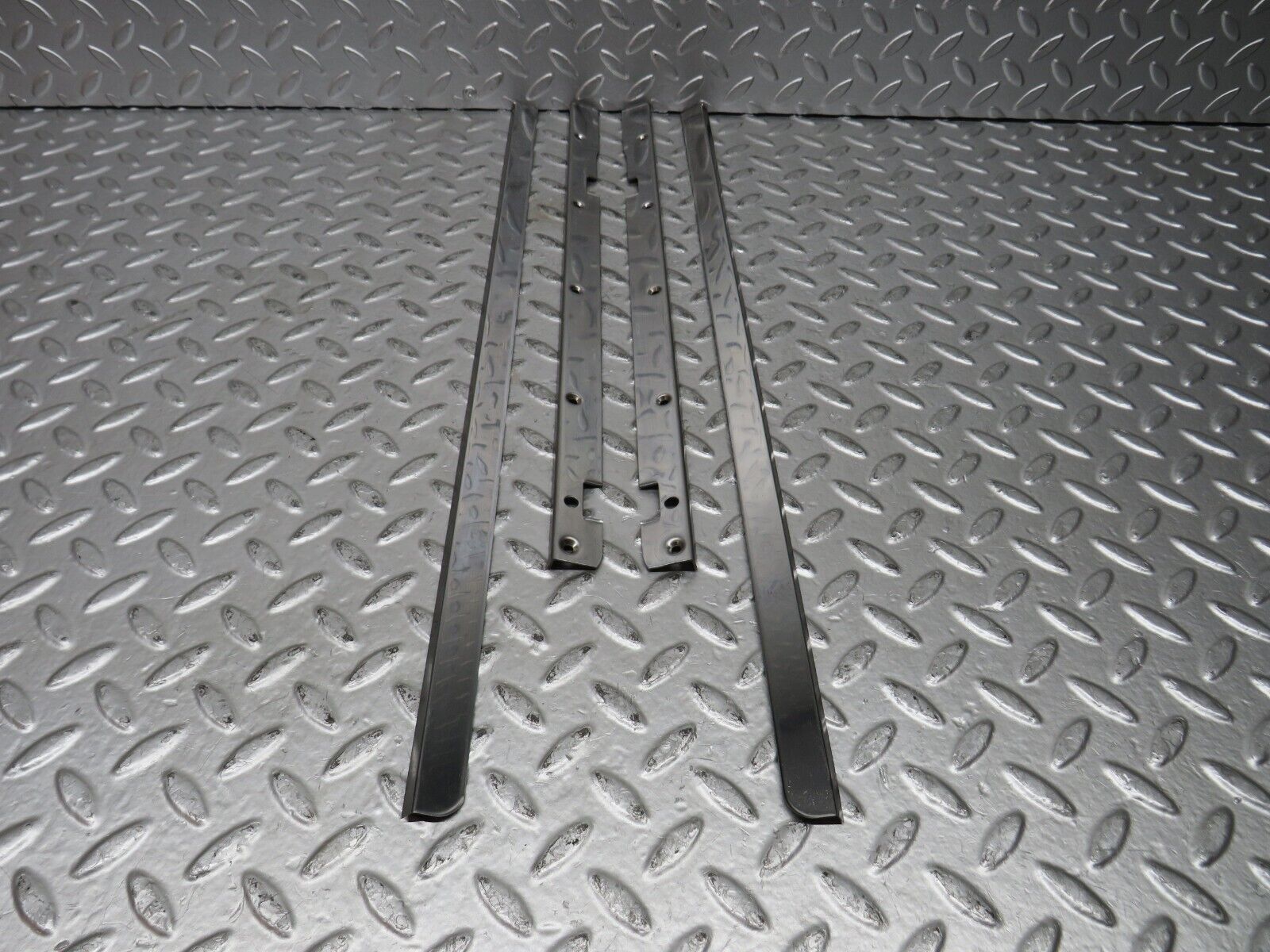 27733 Mercedes-Benz S124 300TE Wagon Sunroof Chrome Trim Set