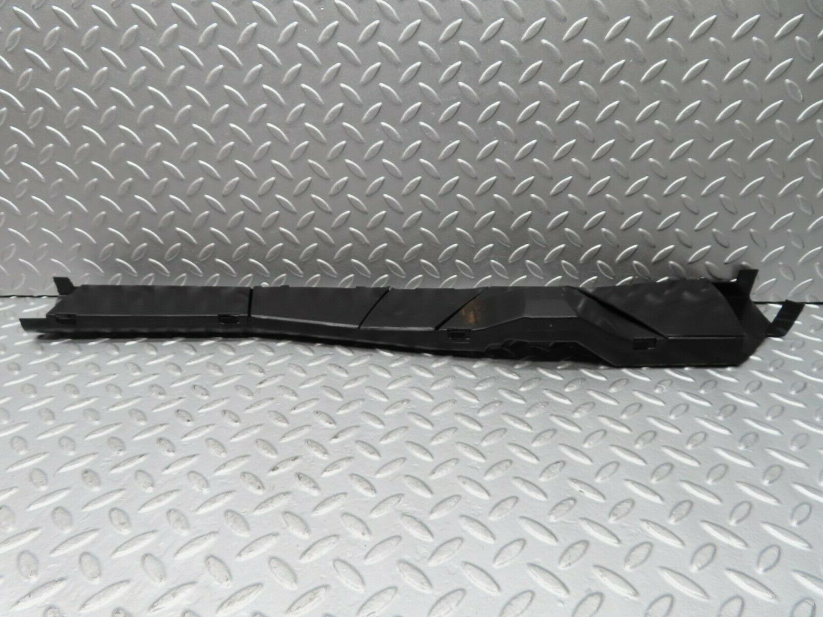 16316 Mercedes-Benz W124 260E Rear Left Cable Channel 1248210389