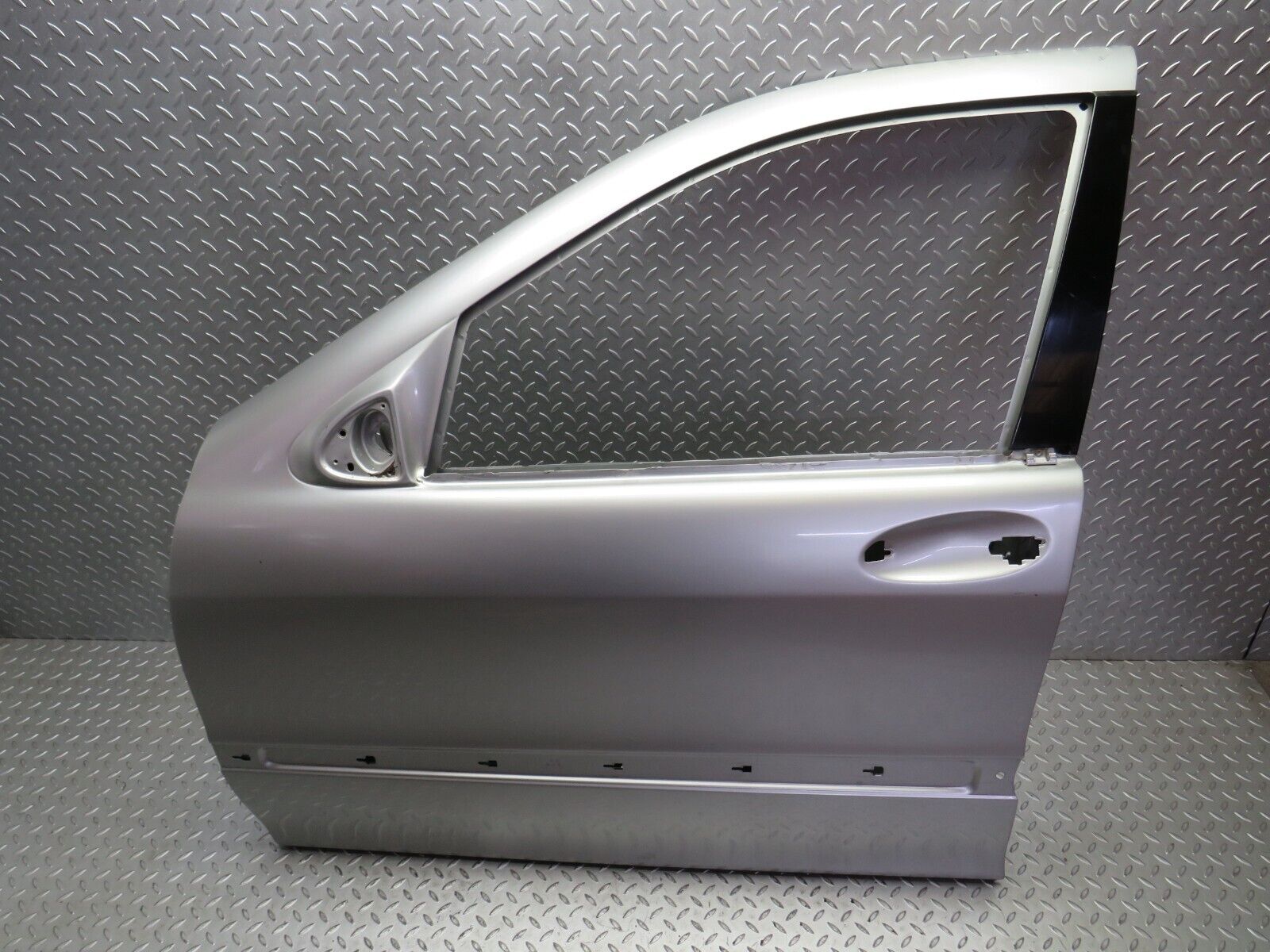 32289 Mercedes-Benz W220 S430 Front Left Door