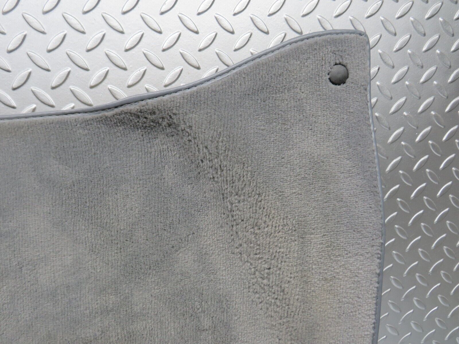 30315 Mercedes-Benz W124 230E Front Left Floor Carpet Grey