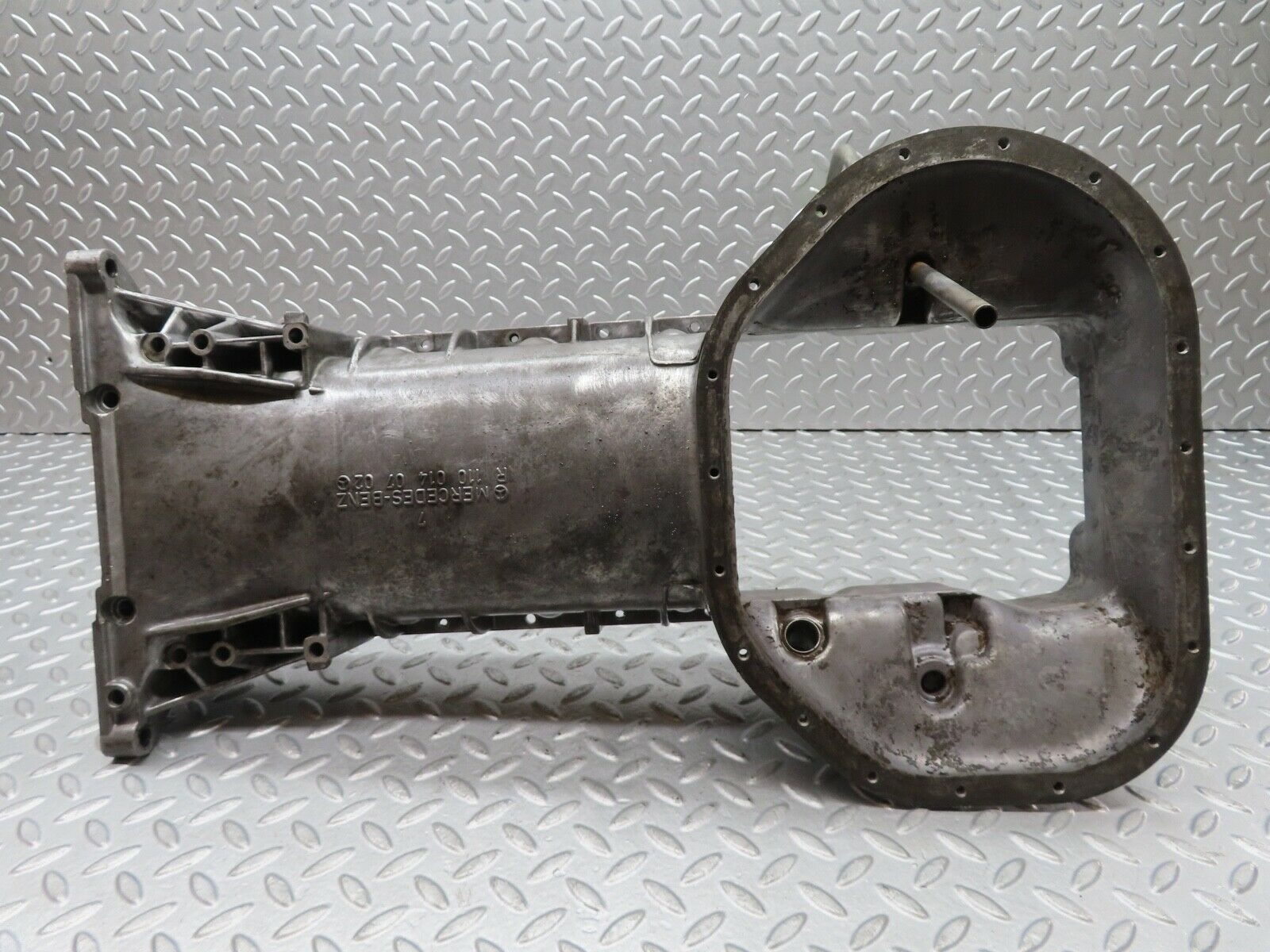 16991 Mercedes-Benz C123 280CE Coupe Oil Pan Oil Sump 1100140702