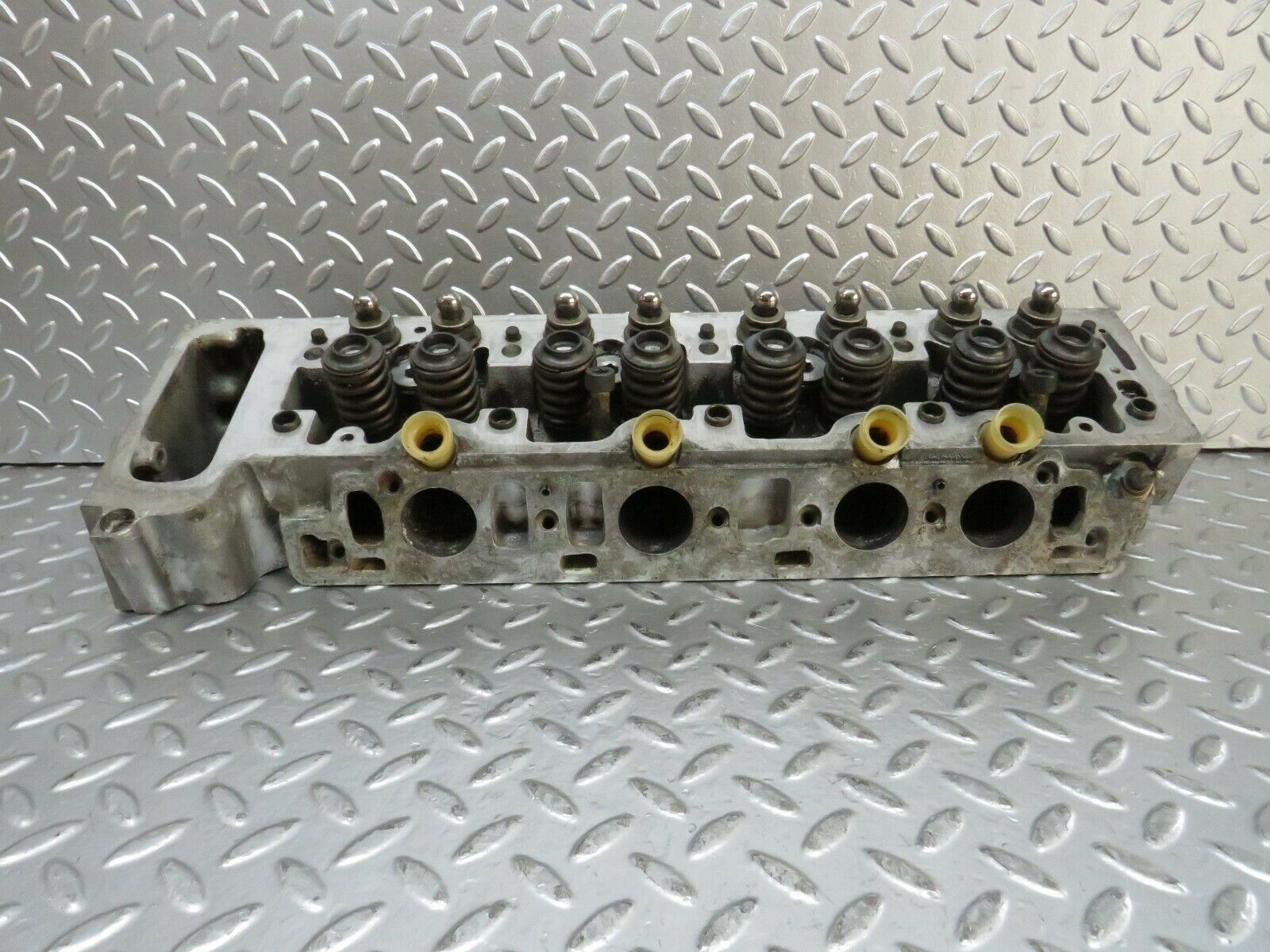23871 Mercedes-Benz C107 450SLC Coupe Cylinder Head Right 1160162701