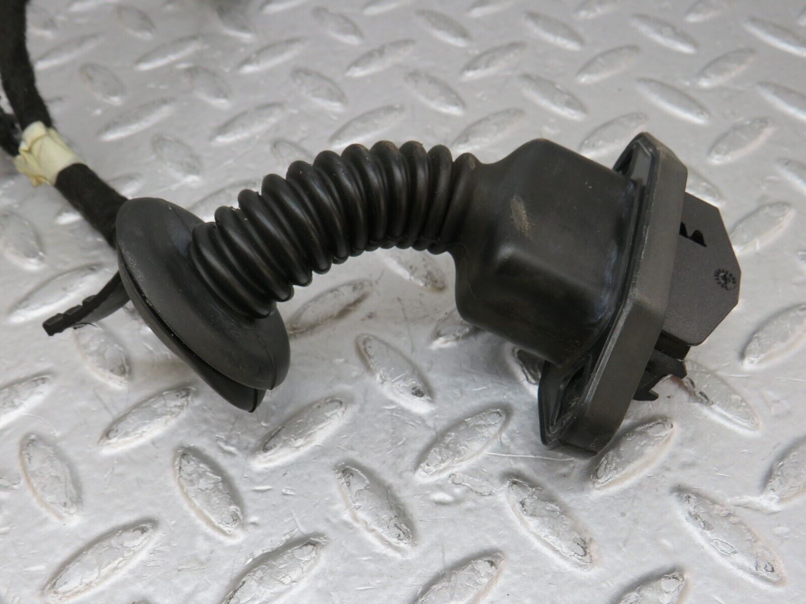 35248 Mercedes-Benz W221 Rear Left Door Wire Harness 2215408508