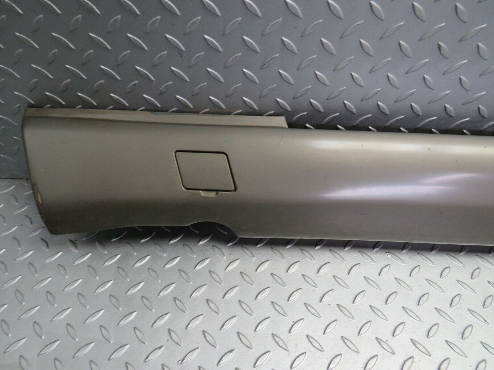 21811 Mercedes-Benz W126 300SE Side Skirt Left Side 1266904940