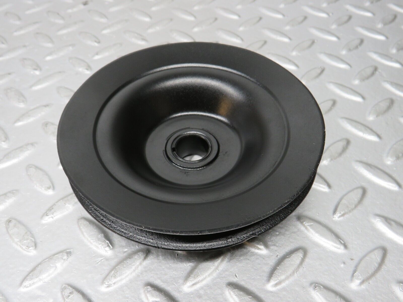 32906 Mercedes-Benz W123 300D Power Steering Pump Pulley 6154660315