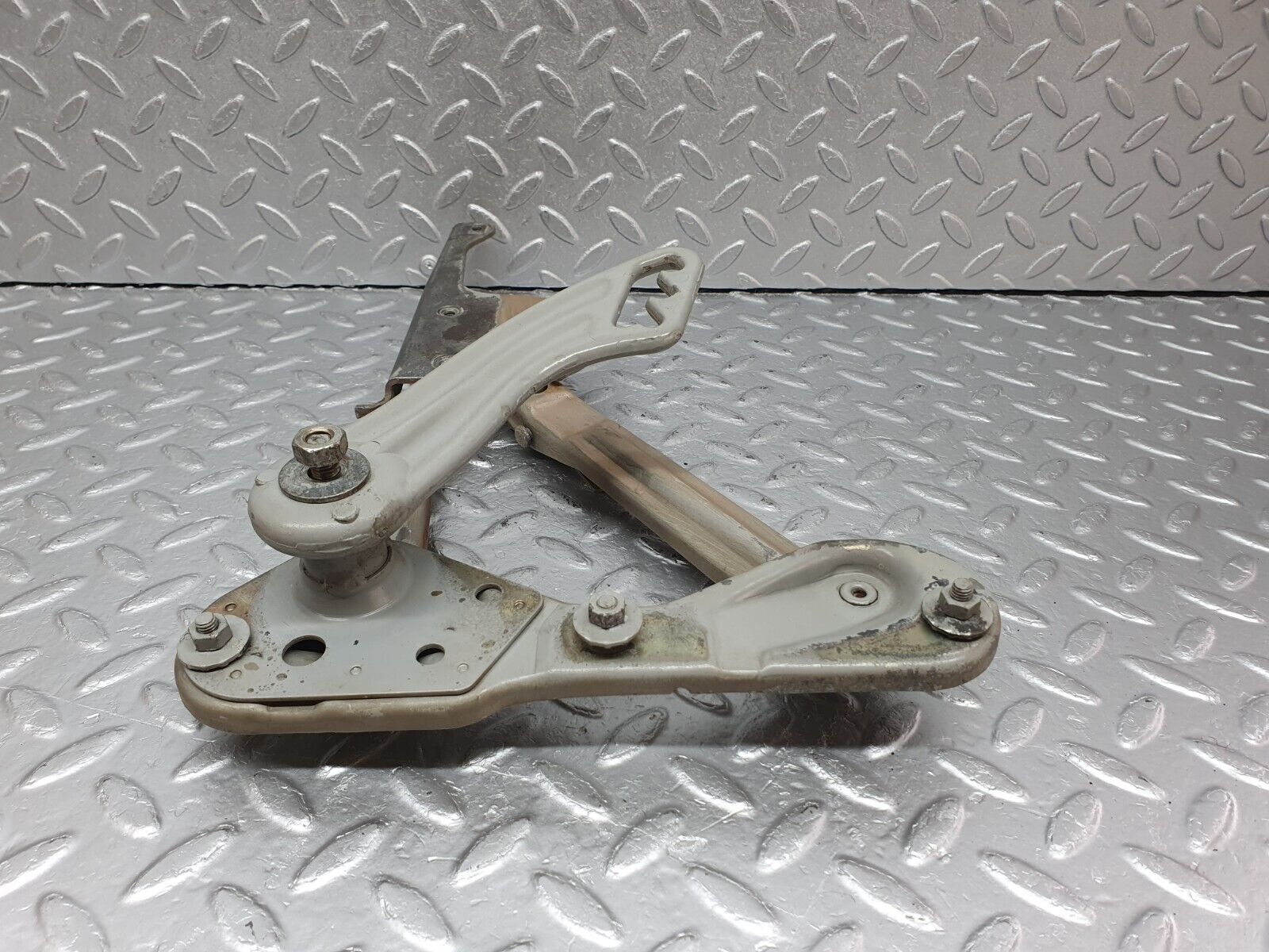 41437 Mercedes-Benz W124 200E Bonnet Hinge Right Side 1248800228 1248871074