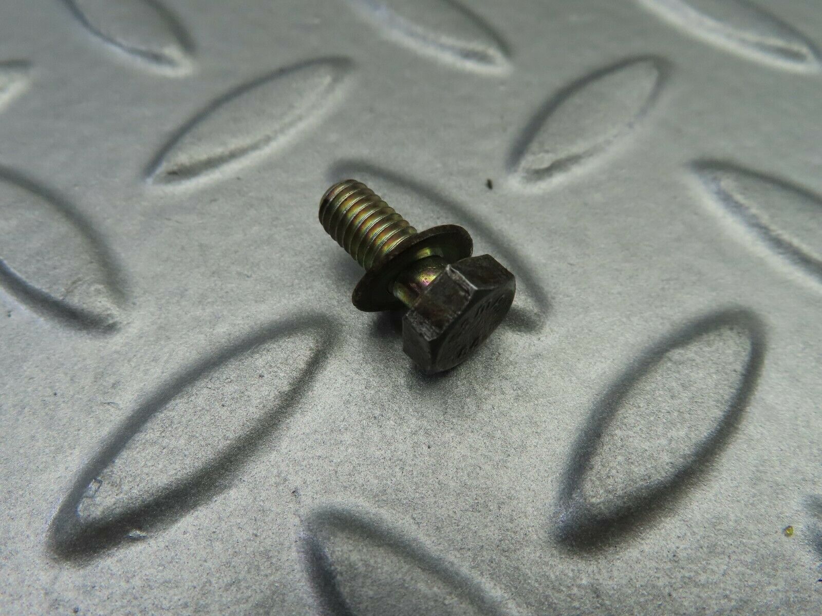 7095 Mercedes-Benz C107 350SLC Coupe Fuel Injector Bracket