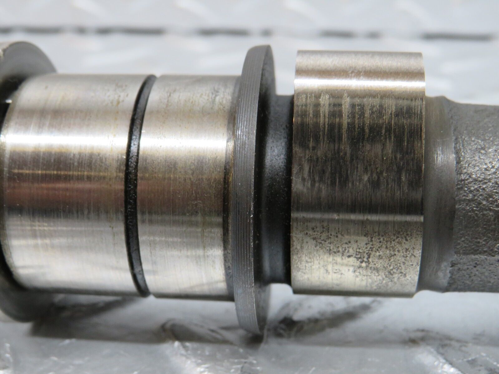 0878 Mercedes-Benz W123 240D Camshaft 6160510201