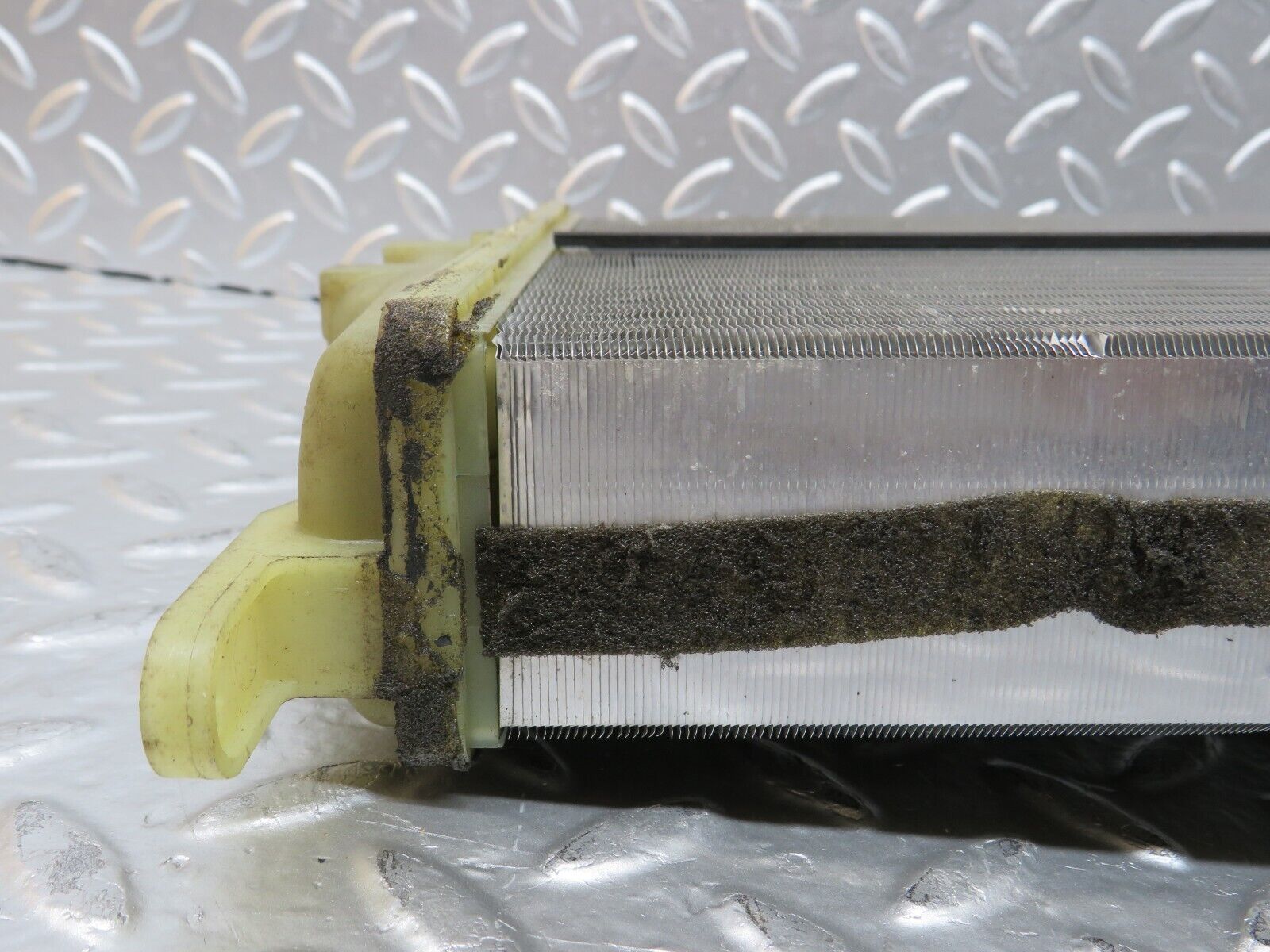 25012 Mercedes-Benz W140 S320 Heater Radiator Behr