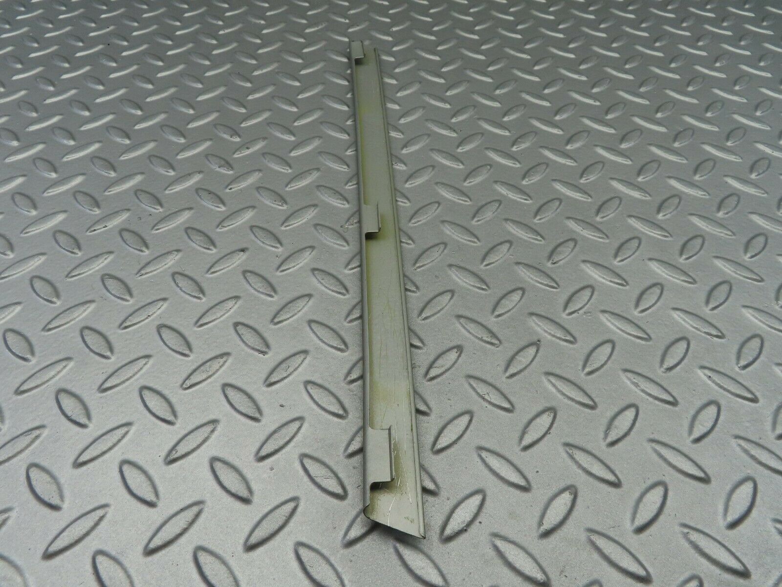 6913 Mercedes-Benz C107 350SLC Coupe Exterior Rear Quarter Window Cover Right