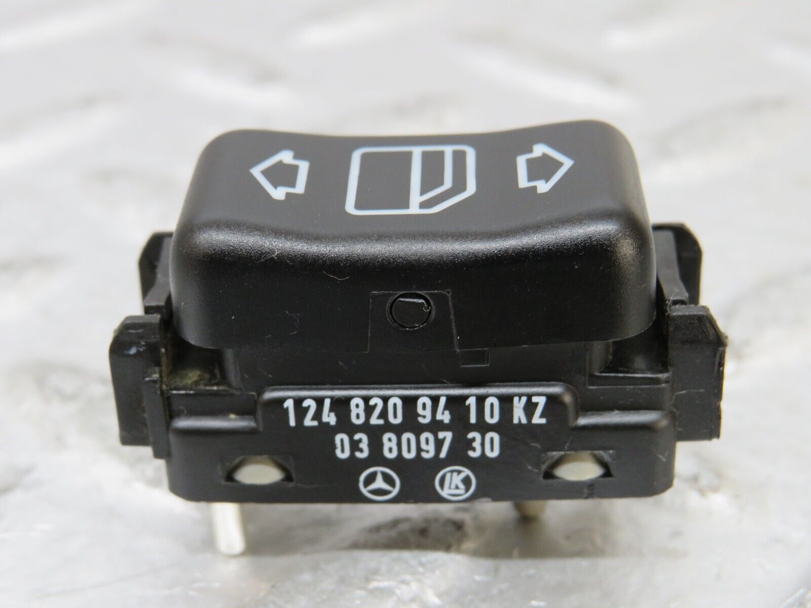 25900 Mercedes-Benz W124 280E Electric Window Switch Right 1248209410