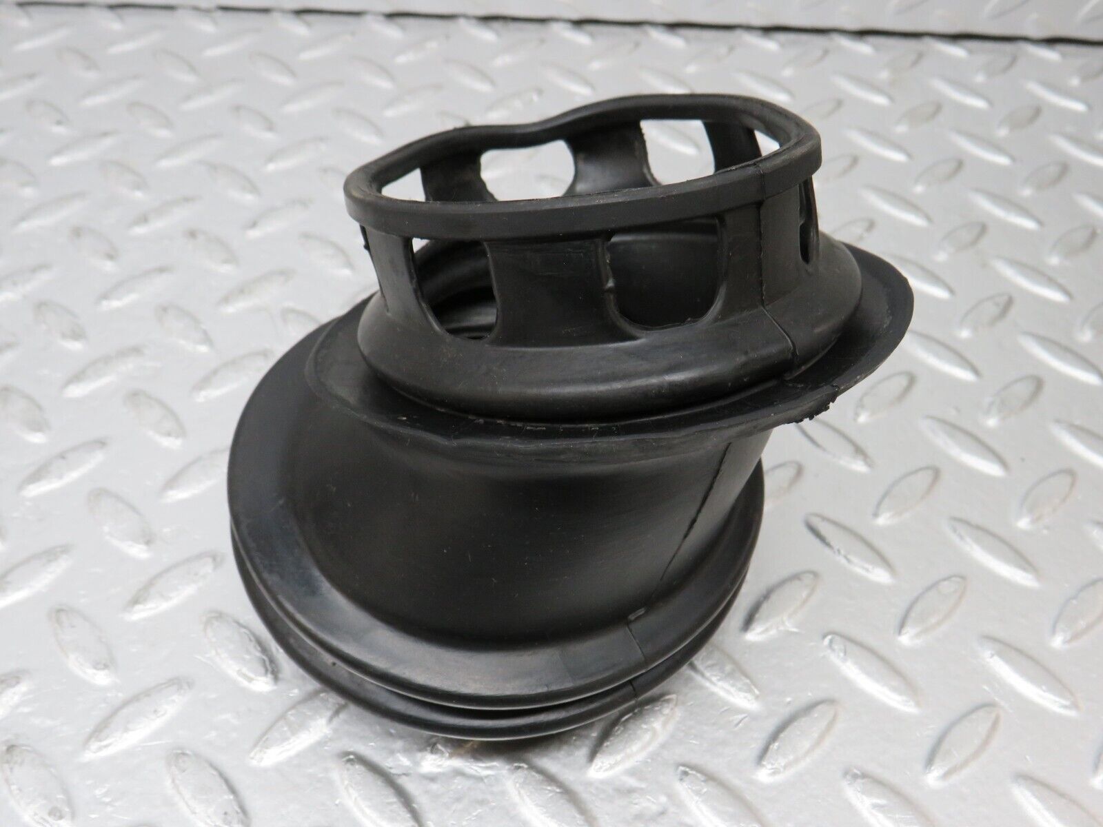 34428 Mercedes-Benz C126 380SEC Coupe Fuse Box Rubber Grommet 1265450146