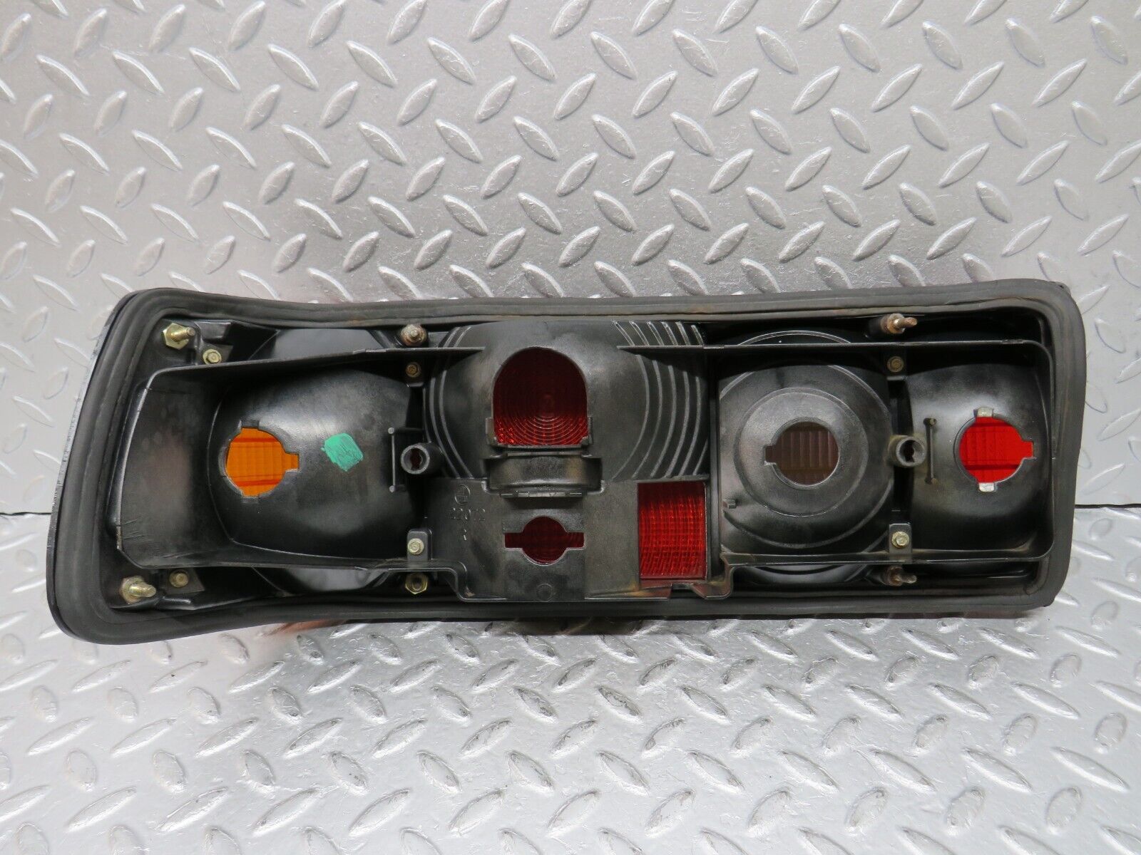 36191 Mercedes-Benz W126 420SE Tail Light & Bulb Holder Right Side 22072