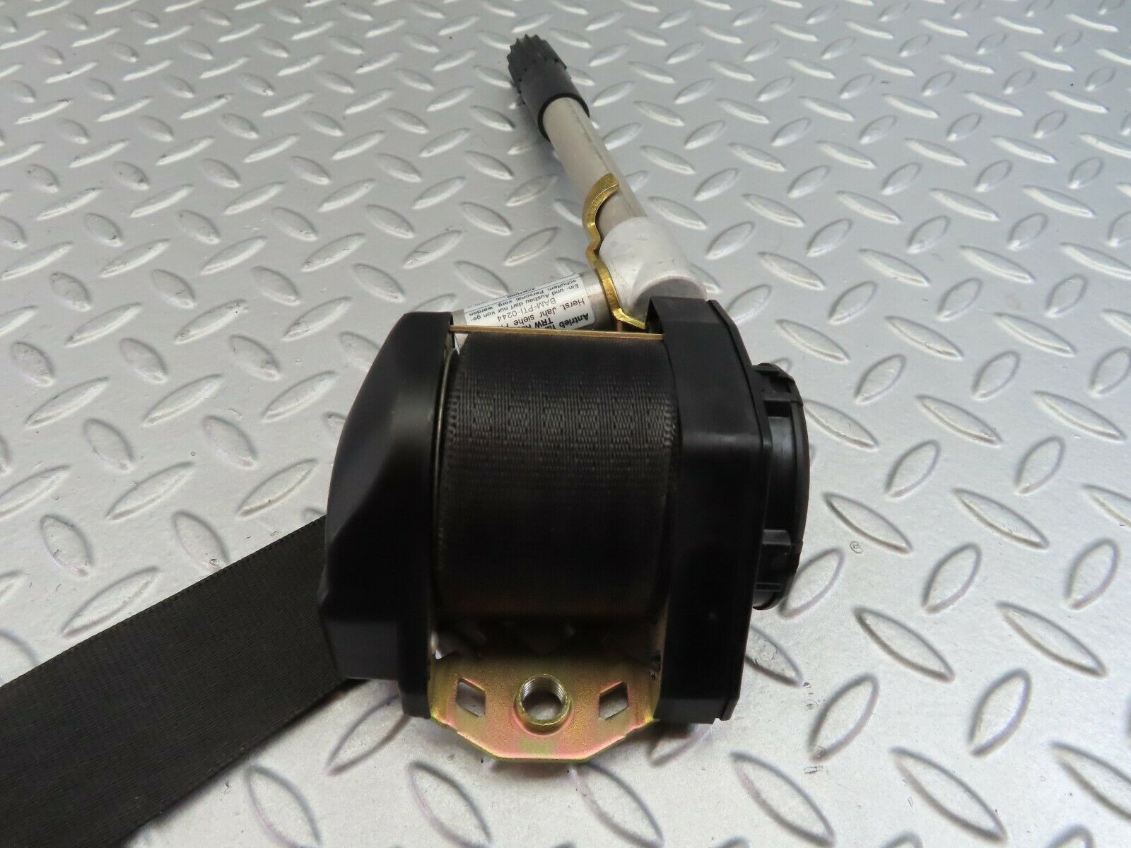 7733 Mercedes-Benz S123 230TE Wagon Front Left Seat Belt 1238606286