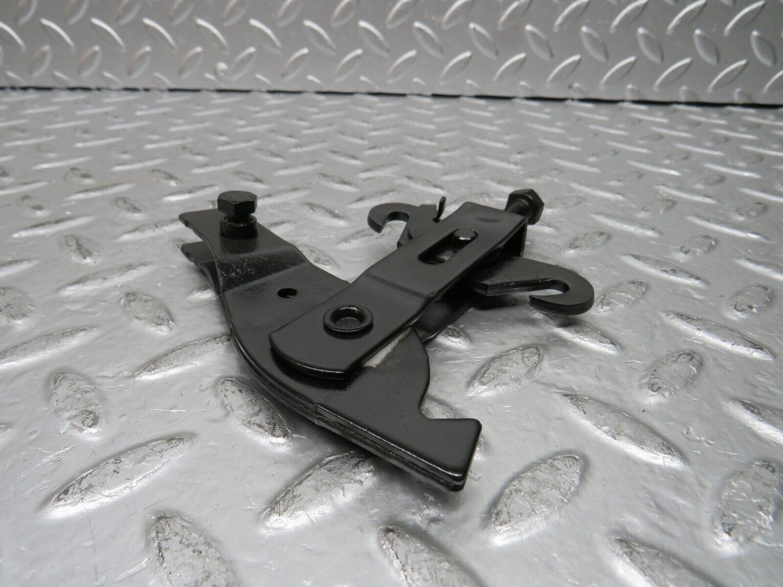 29950 Mercedes-Benz C124 320CE Coupe Handbrake Adjusting Handbrake Regulator