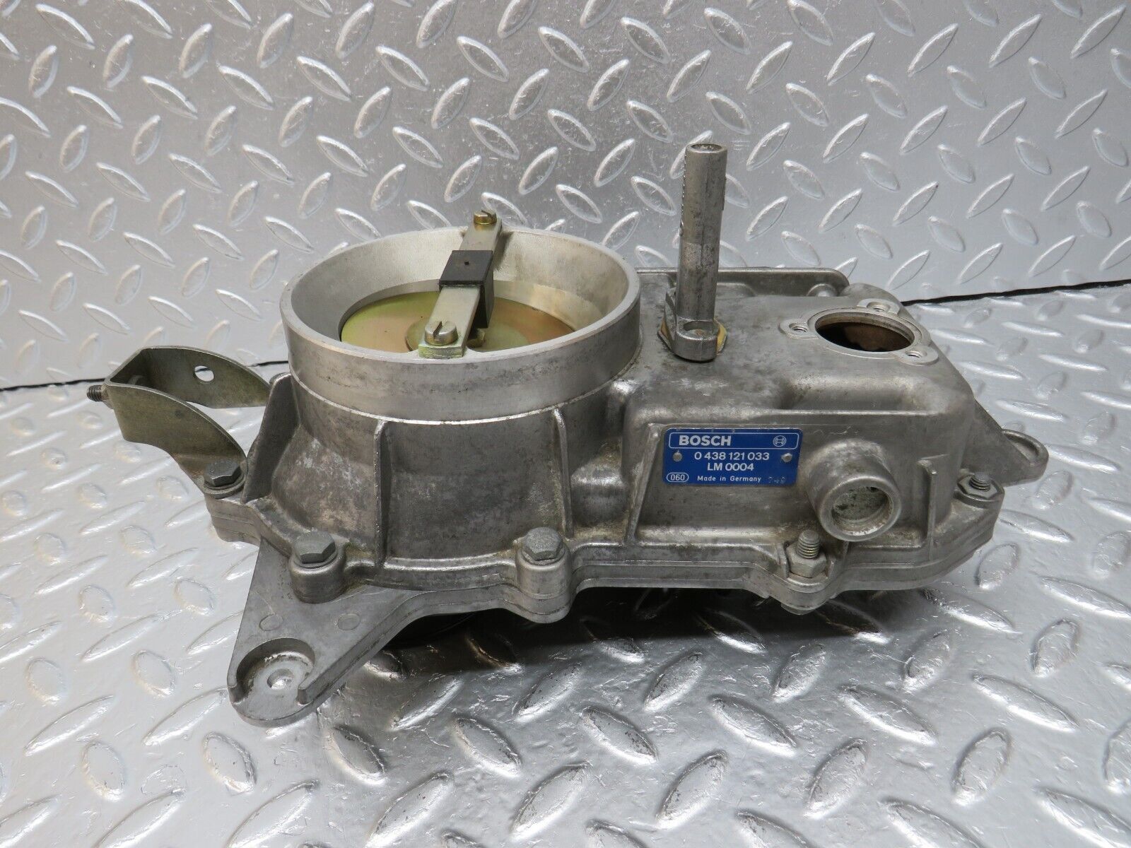 34153 Mercedes-Benz W124 260E Air Flow Mass Meter Sensor Bosch 1031410090