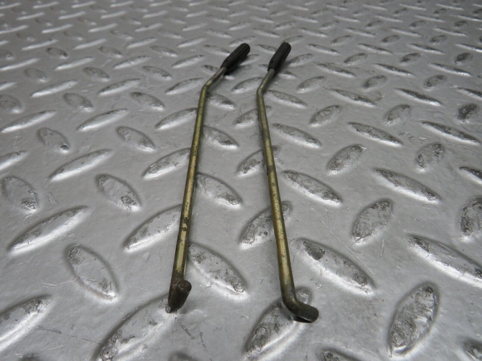 29170 Mercedes-Benz C124 320CE Coupe Door Lock Knob Pair