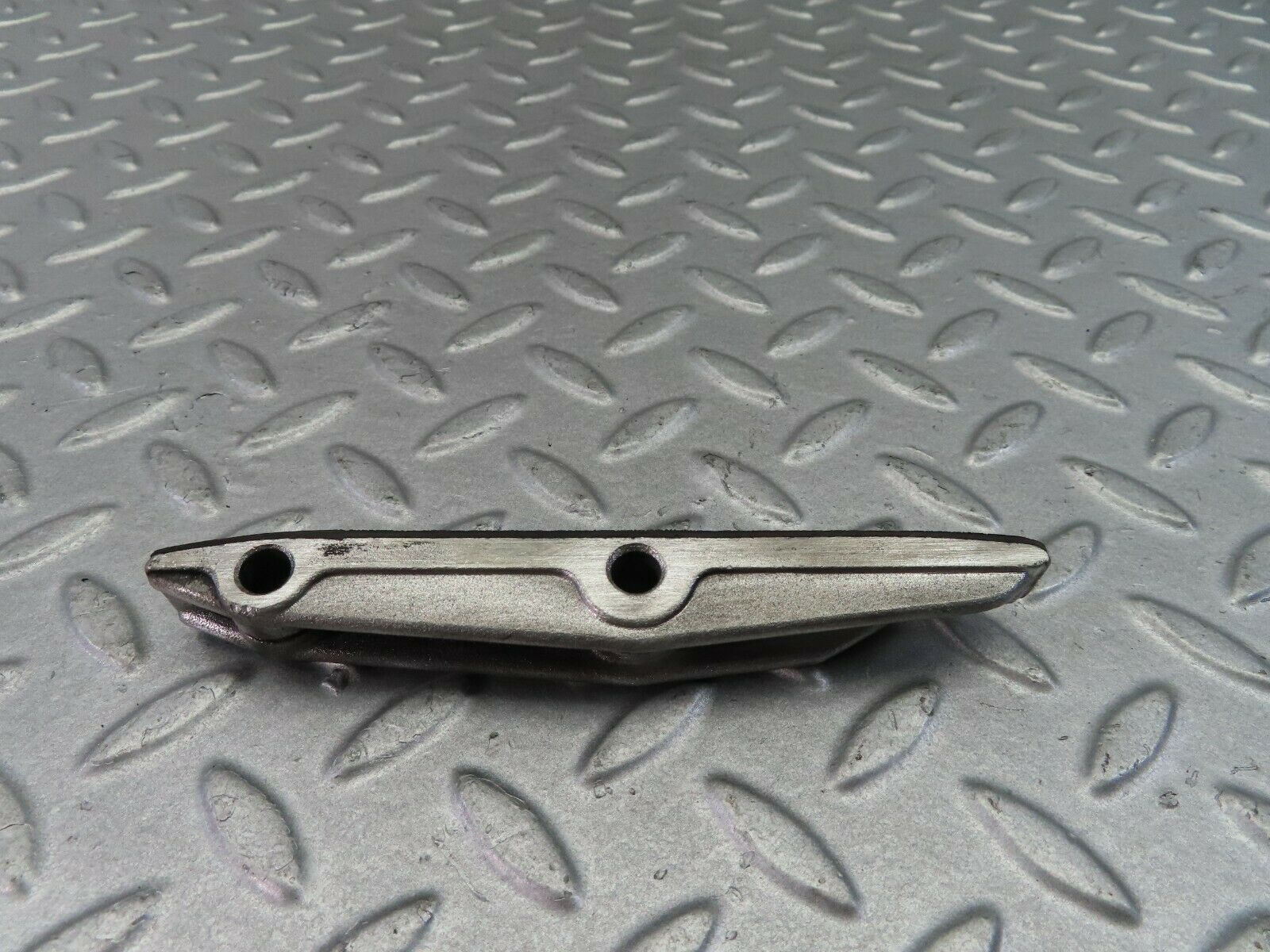 8052 Mercedes-Benz W115 220D Timing Chain Guide Rail