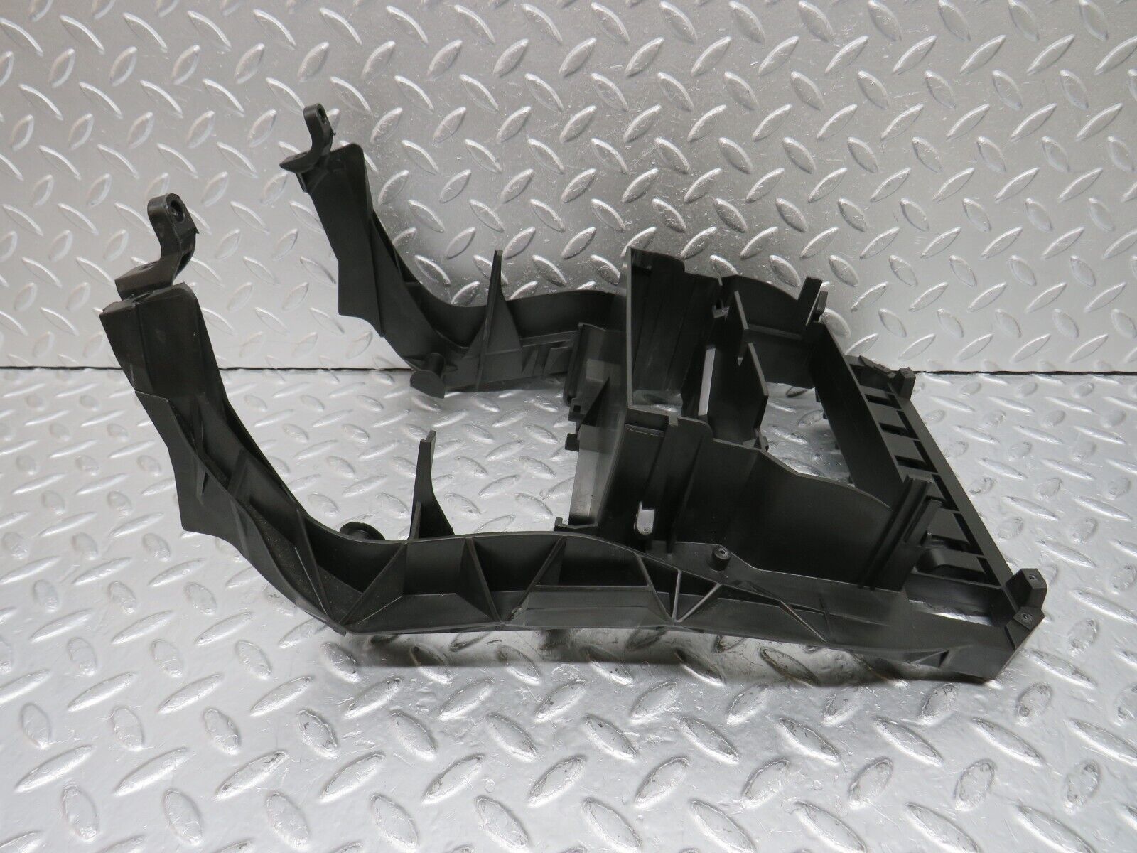 34976 Mercedes-Benz W210 320E Centre Console Bracket 2106891016 2106830325