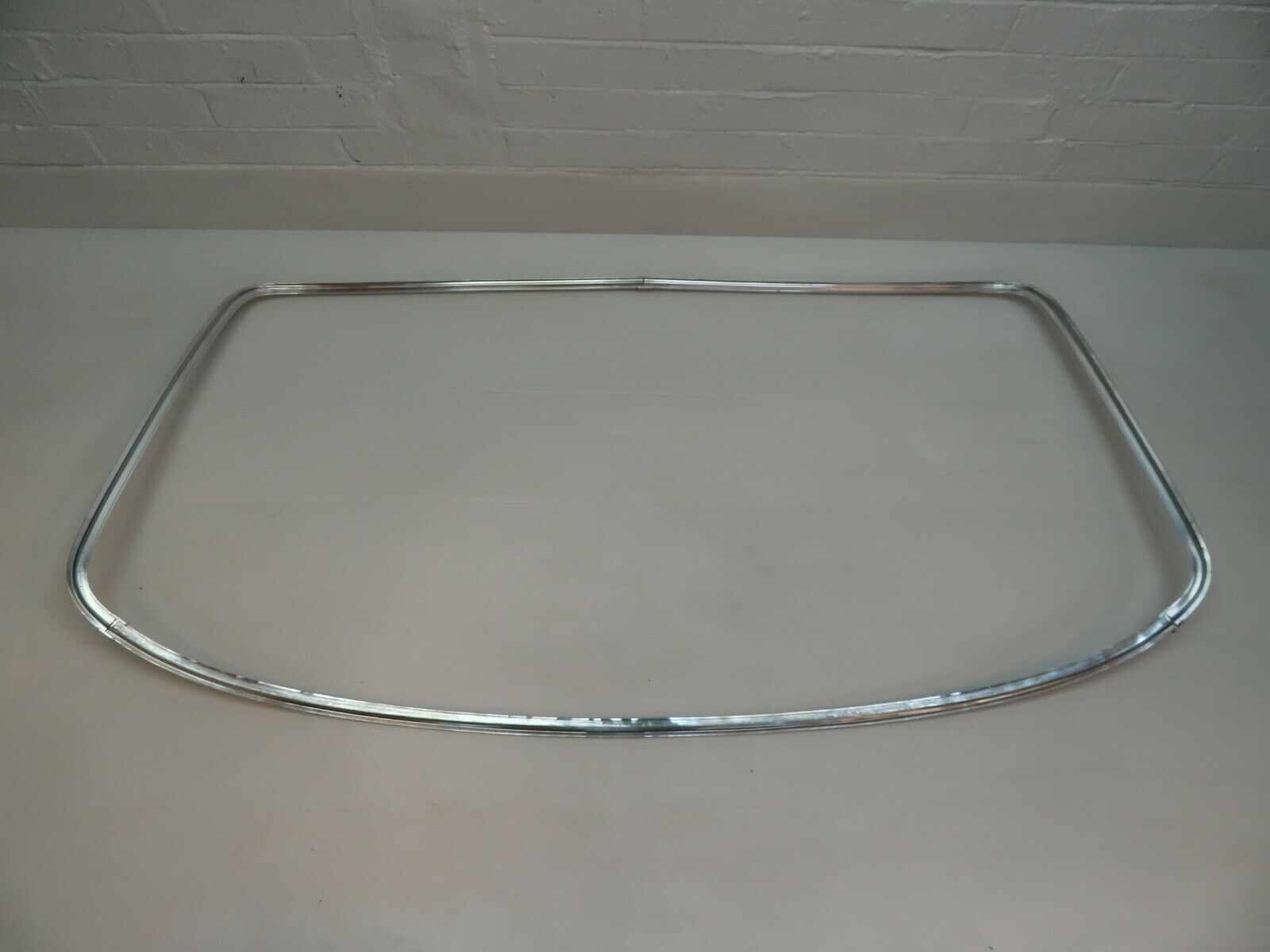 4477 Mercedes-Benz W123 230E Rear Windscreen Chrome Trim
