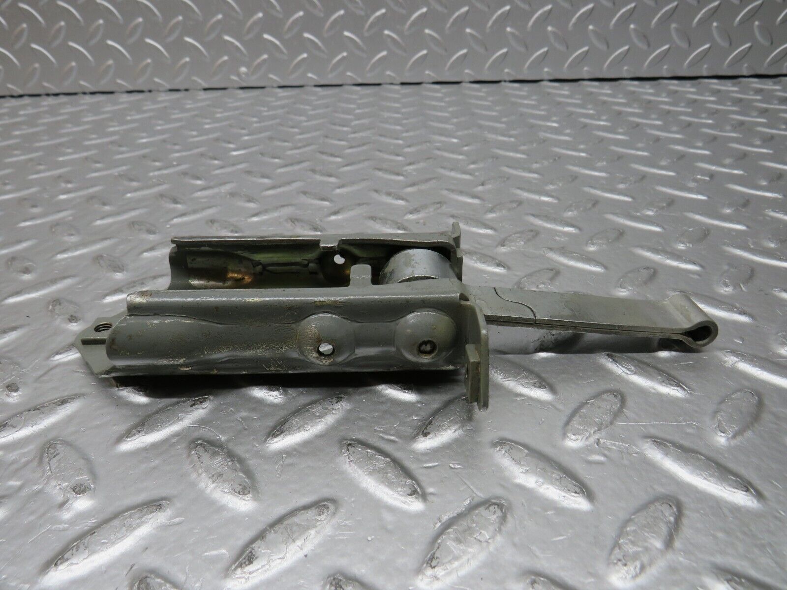 31800 Mercedes-Benz W201 190LE 1.8L Door Safety Check Strap