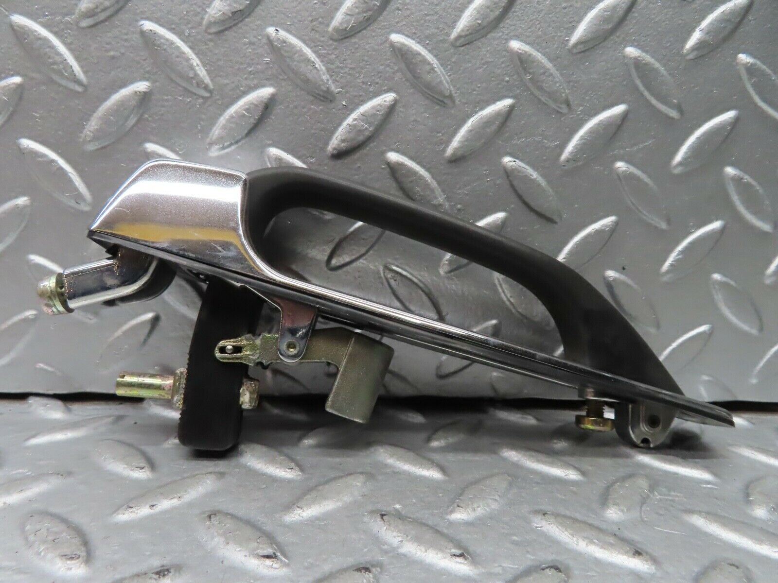 21256 Mercedes-Benz W123 230E Rear Exterior Door Handle 1237600359