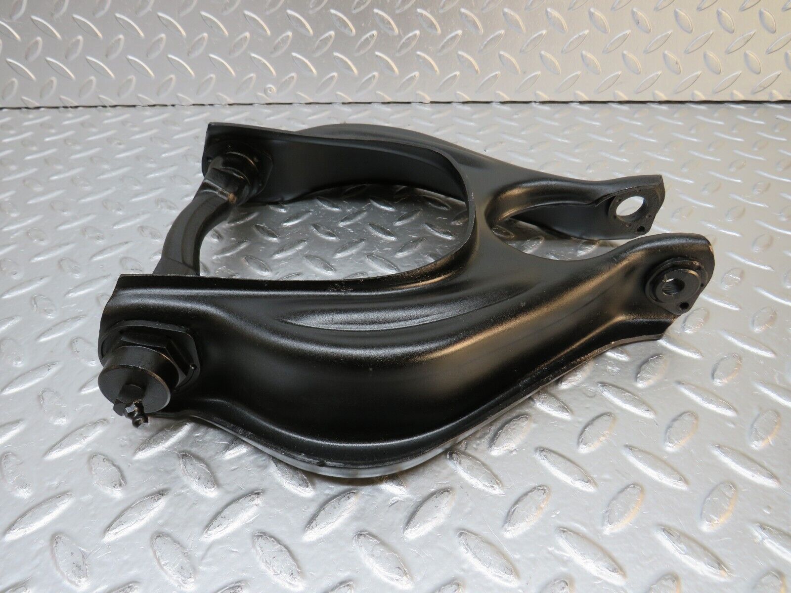 32267 Mercedes-Benz W108 280SE Front Left Upper Control Arm