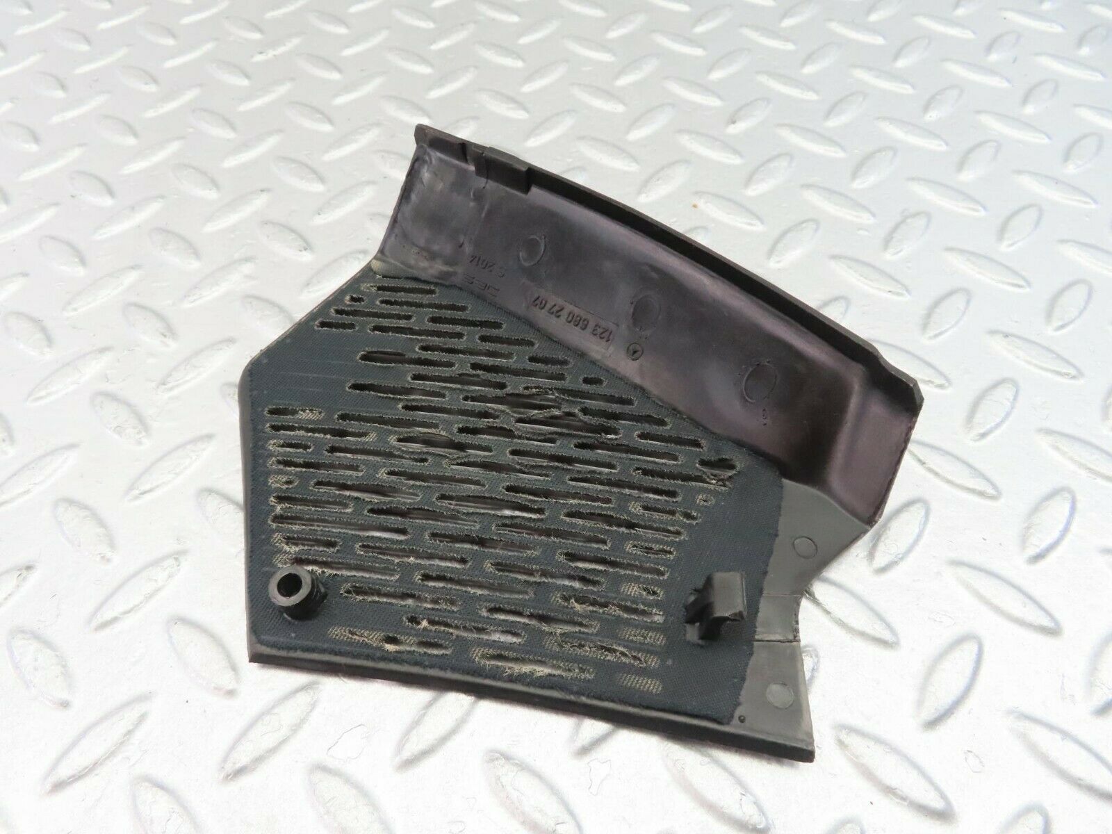 9997 Mercedes-Benz C123 230CE Coupe Front Left Speaker Cover 1236802707