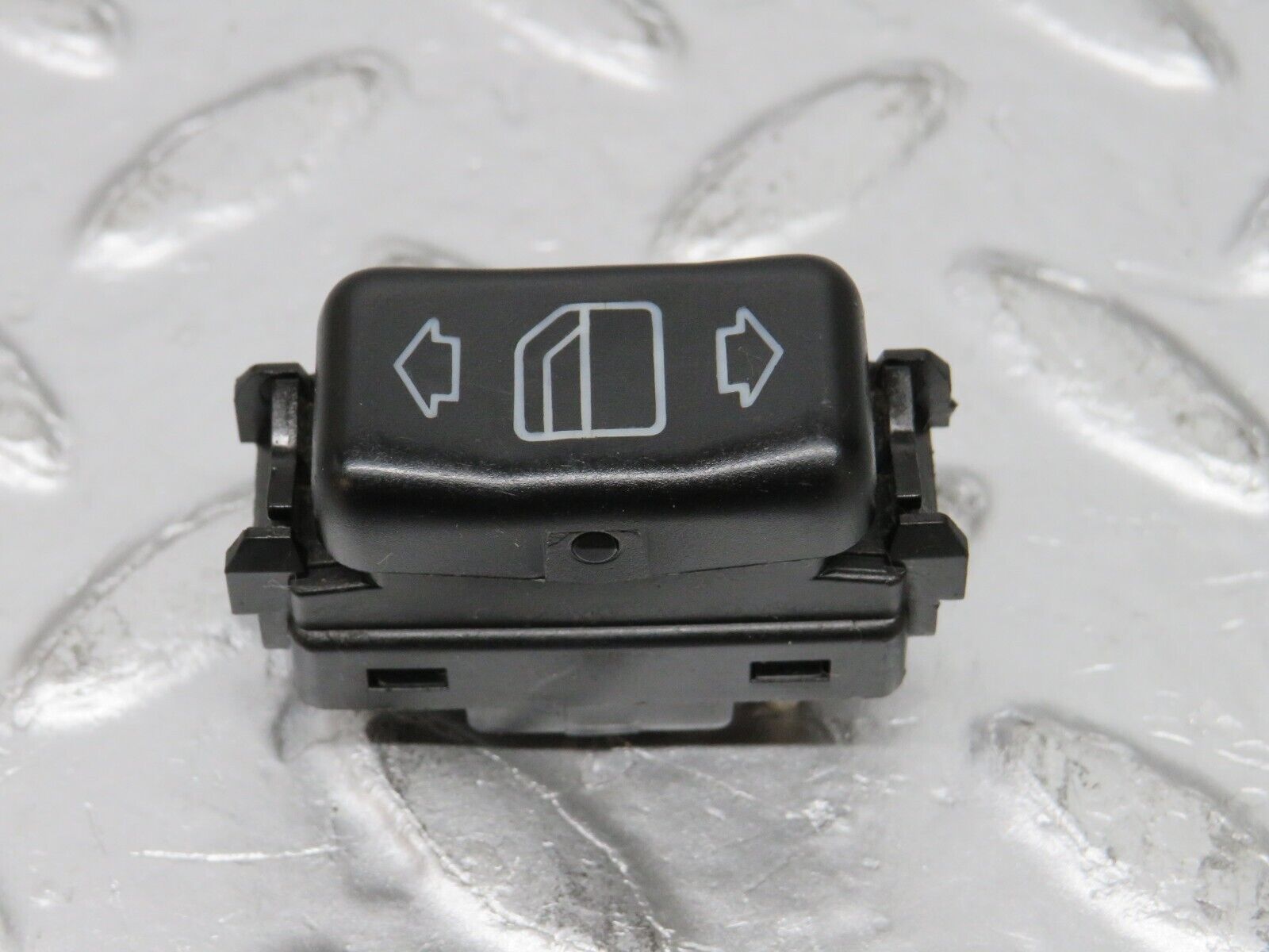 32469 Mercedes-Benz S124 300TE Wagon Electric Window Switch Right 1248204510