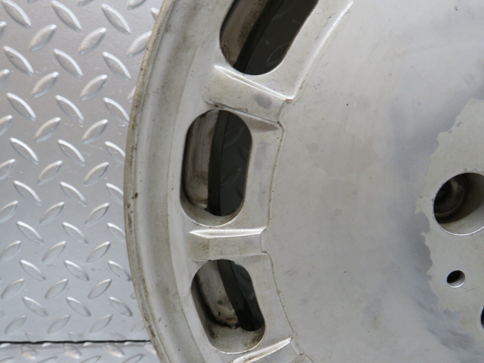 29611 Mercedes-Benz W124 230E Alloy Wheel 6.5Jx15H2 ET49 1244001802