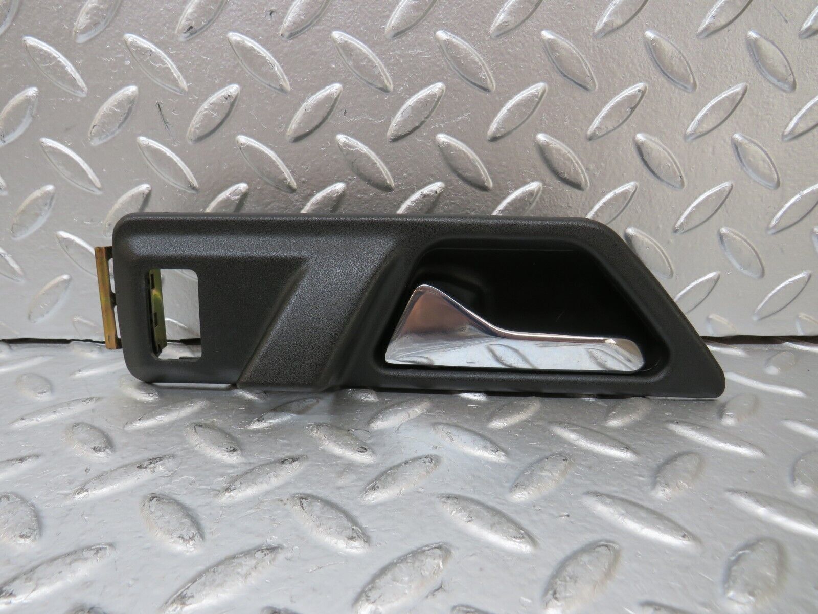 25911 Mercedes-Benz W124 280E Interior Door Handle Rear Left 1247600161