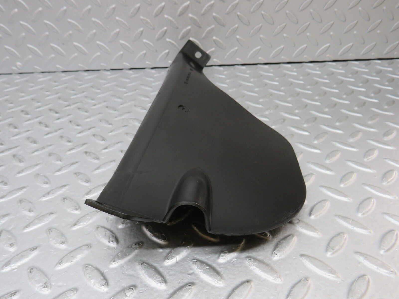 36945 Mercedes-Benz C126 420SEC Coupe Vacuum Pump Housing Cover 1268050914