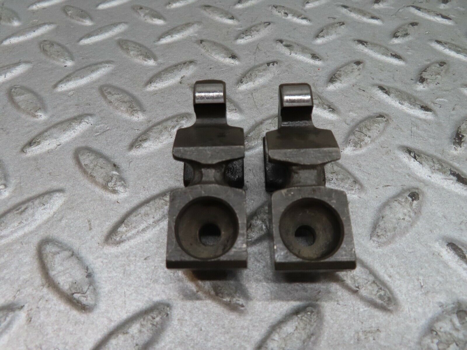 17864 Mercedes-Benz W116 450SEL Valve Rocker Arm