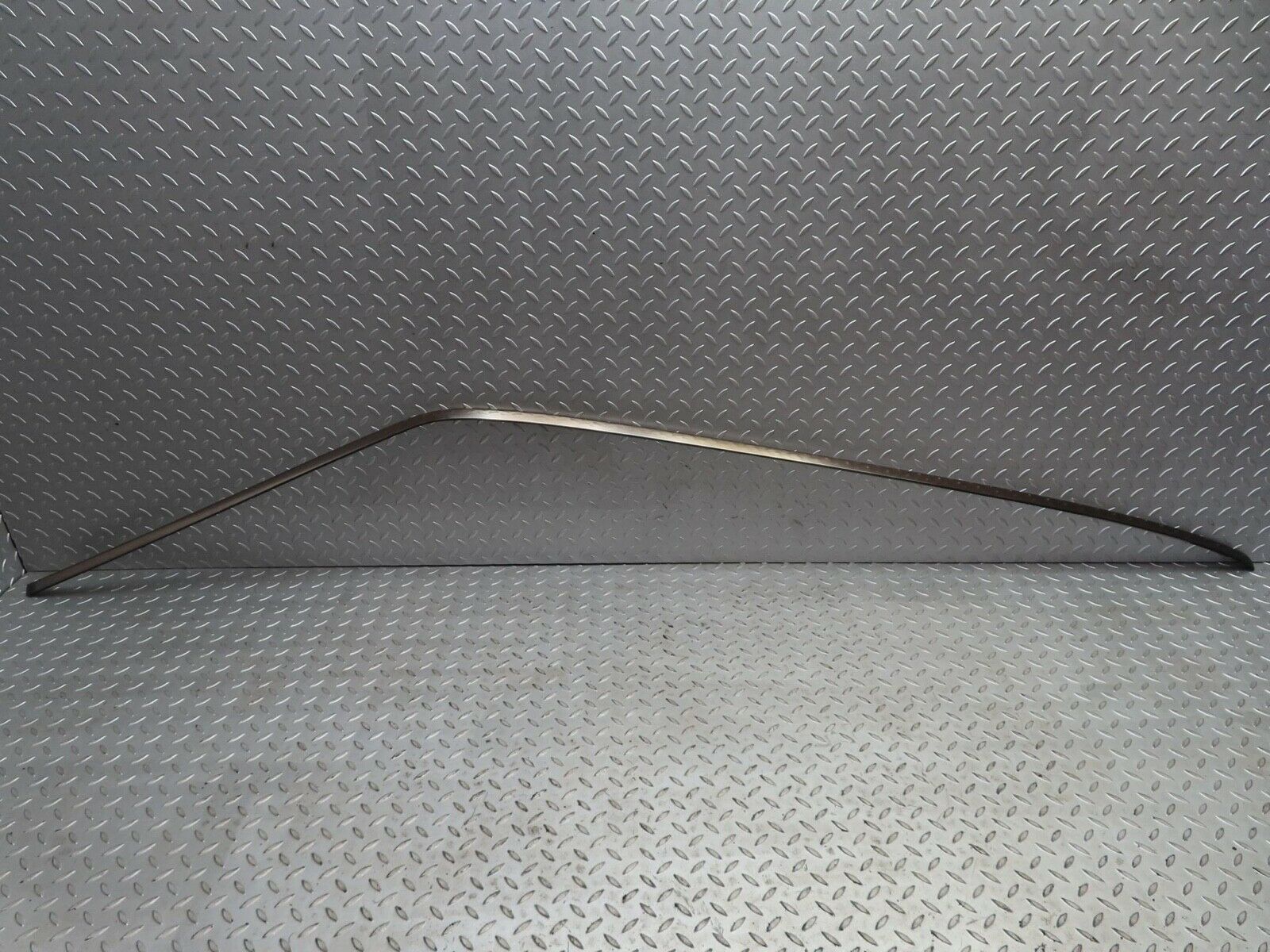 16509 Mercedes-Benz W124 260E Roof Chrome Left Side