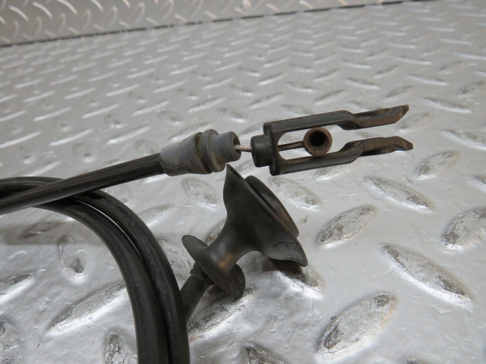 31838 Mercedes-Benz W201 190LE 1.8L Bonnet Release Cable