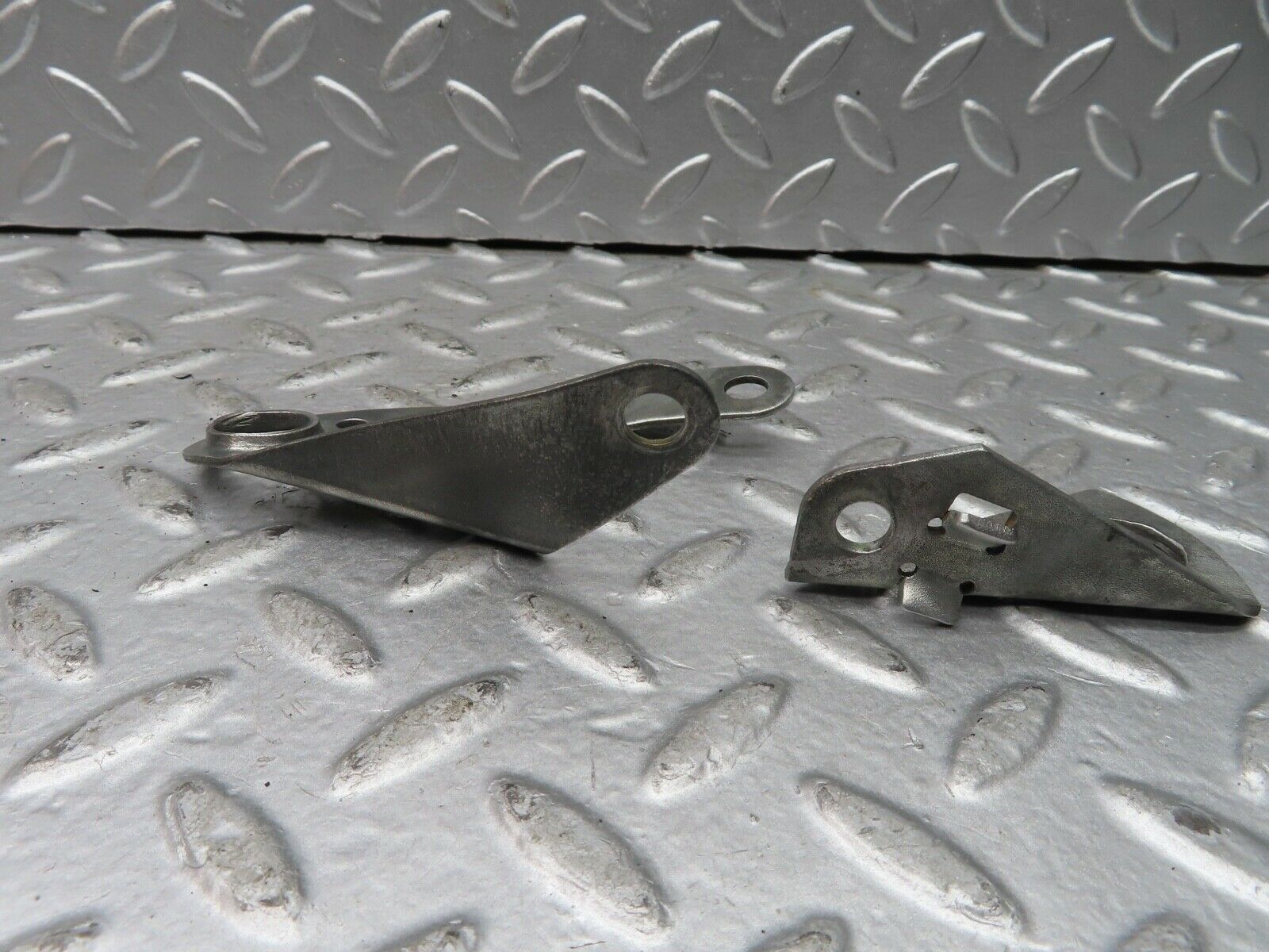 21342 Mercedes-Benz W123 230E Engine Lifting Eyes Hooks